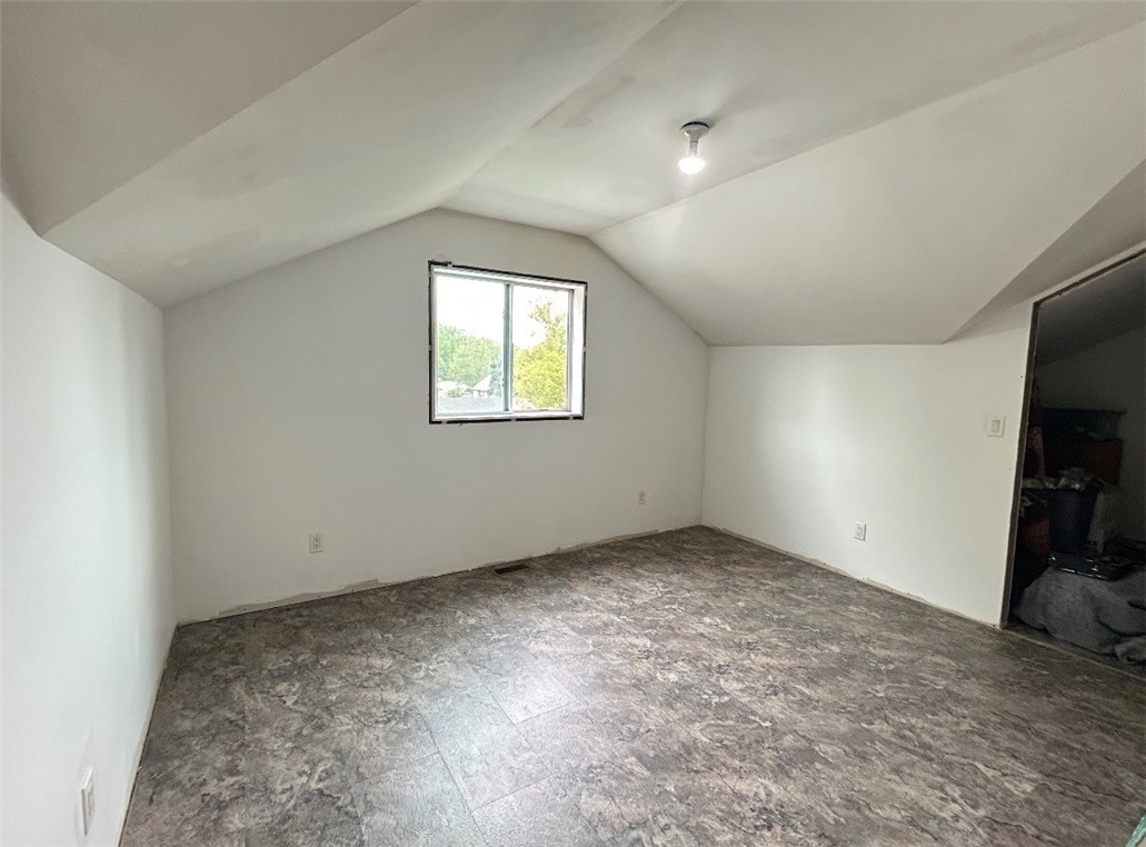 121 Diamond Street Property Photo 8