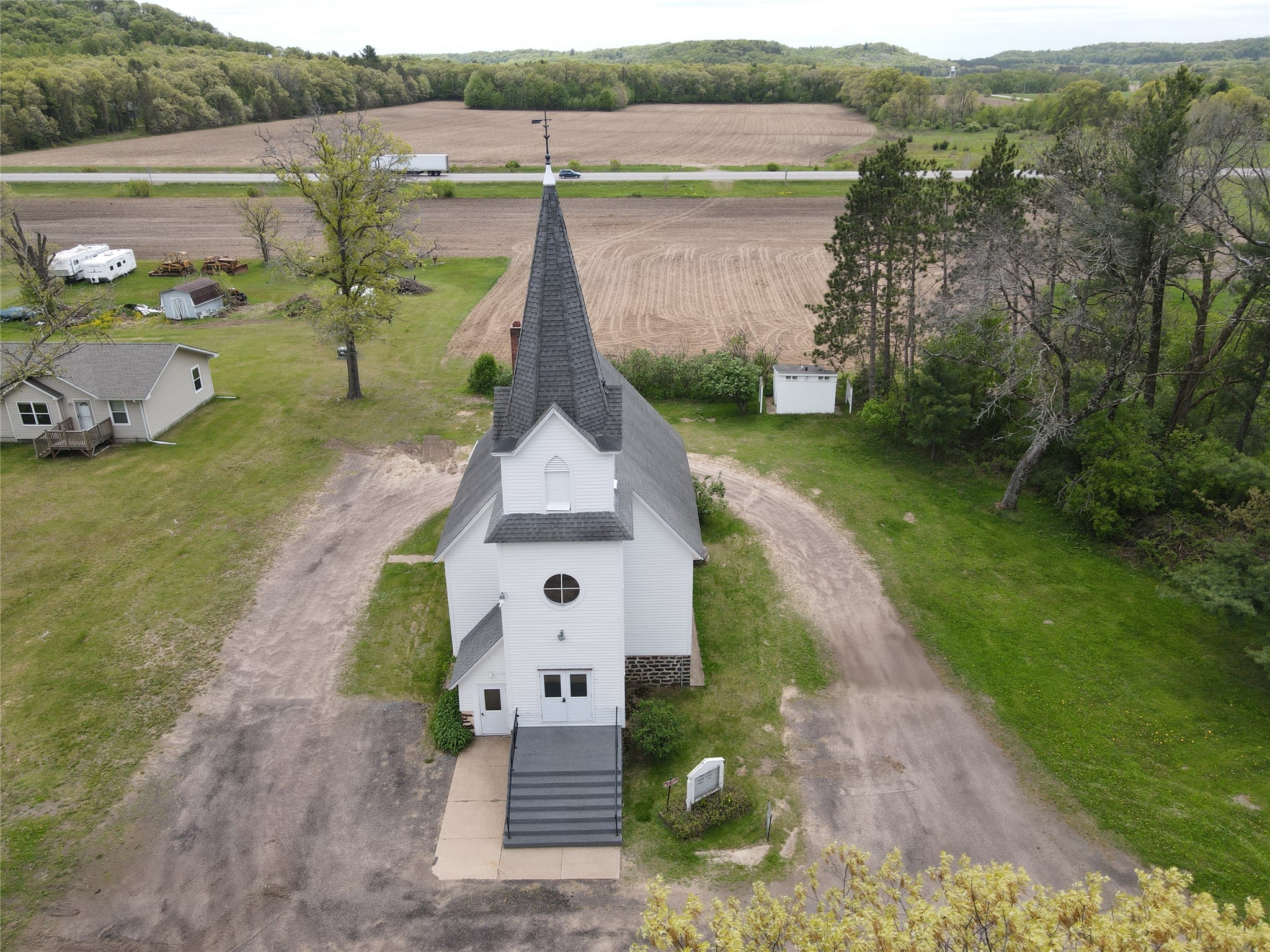 W14755 Old Highway 10 Property Photo 4