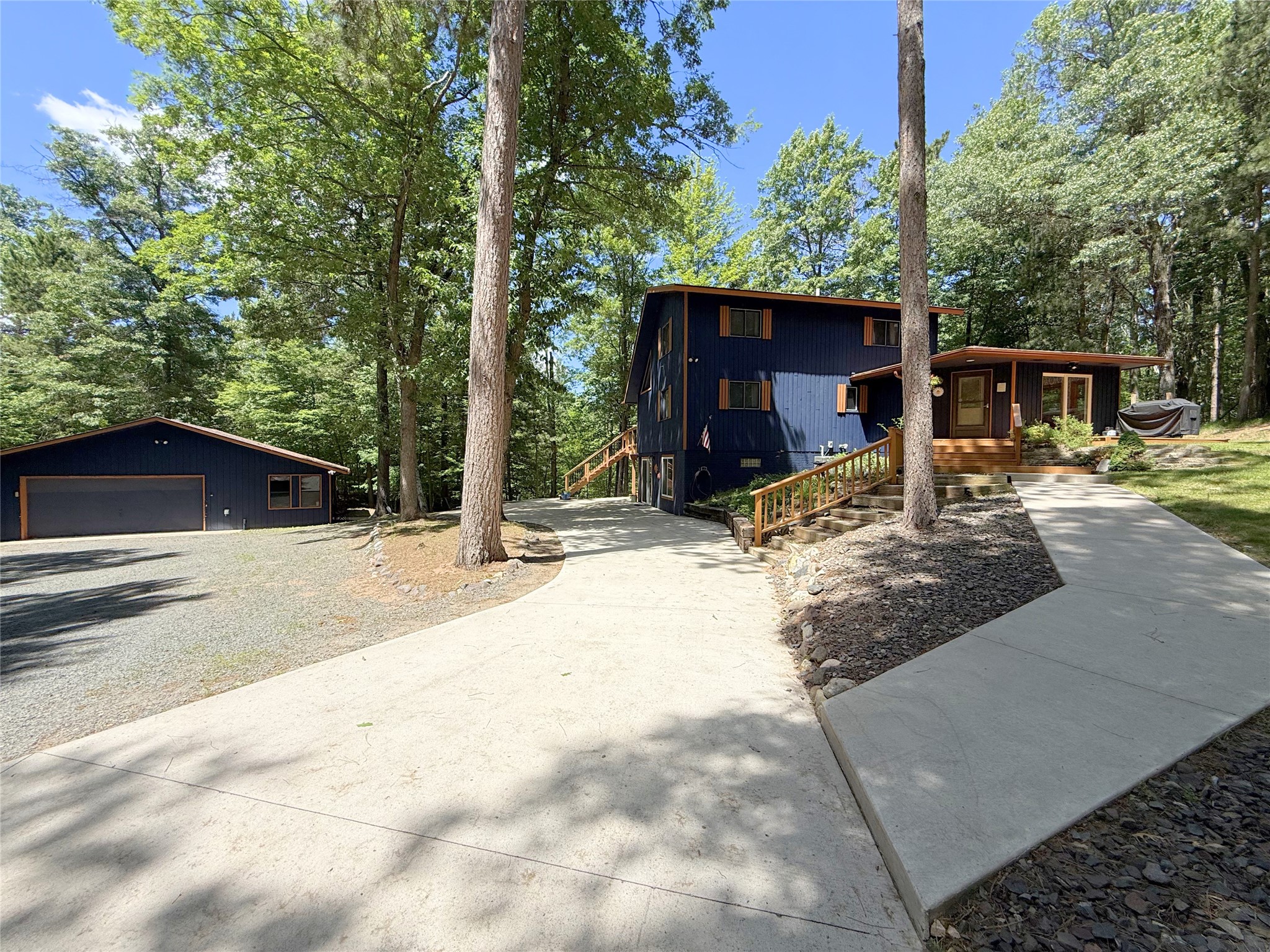 28595 Half Moon Court Property Photo 2