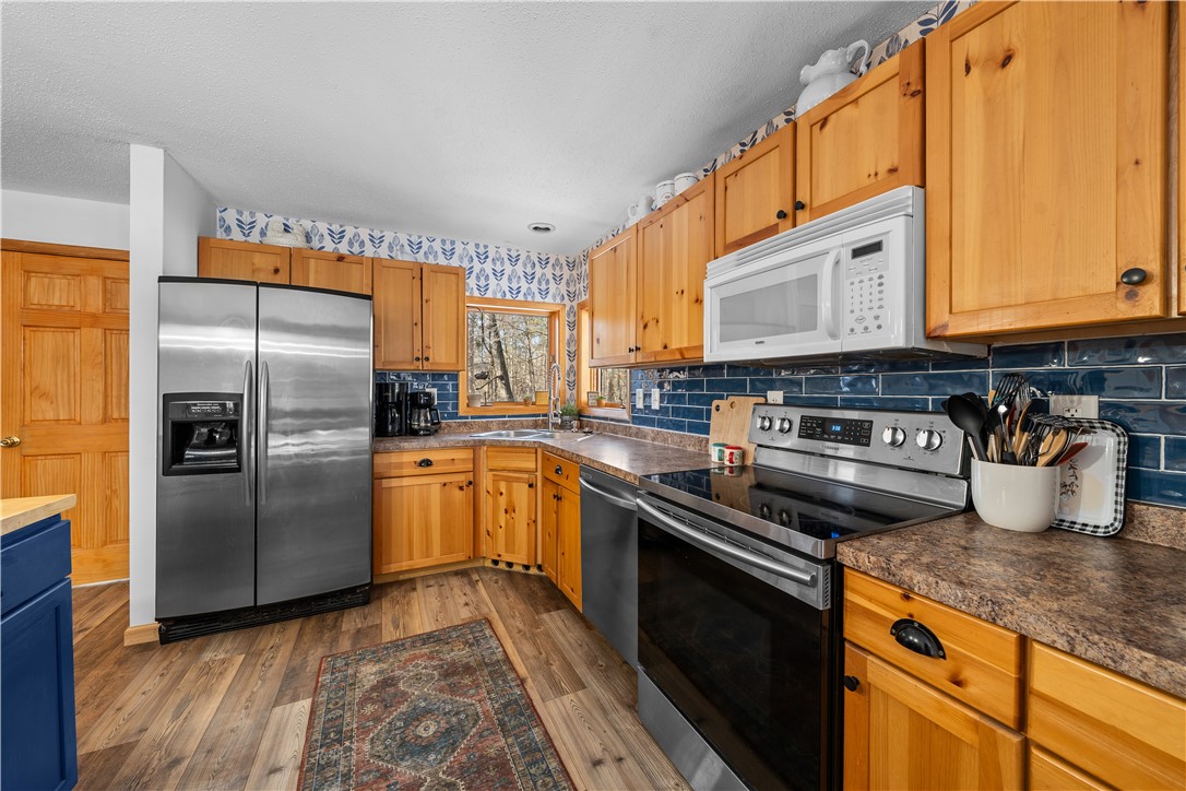 28595 Half Moon Court Property Photo 13