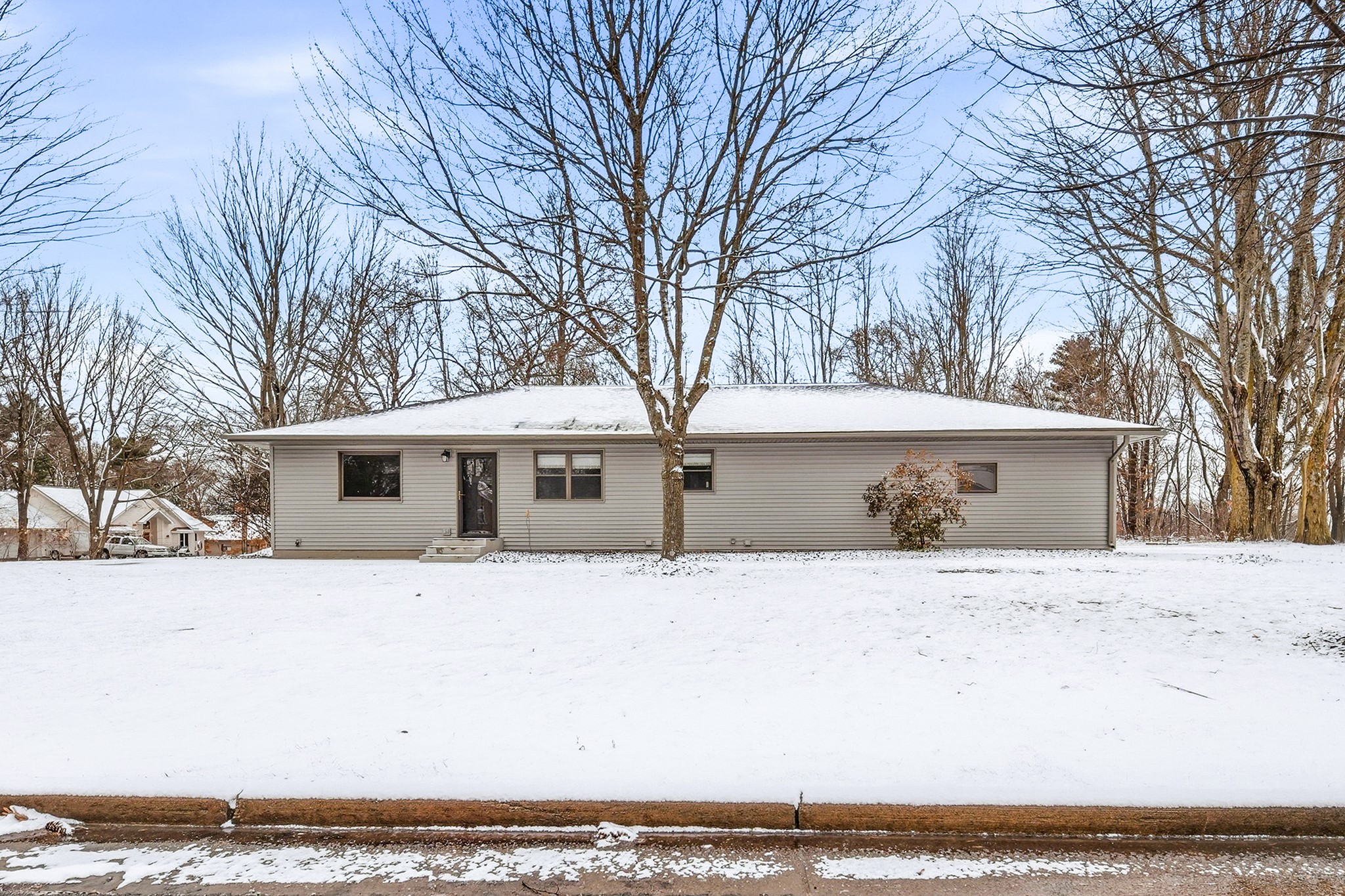 3019 Deerfield Drive Property Photo 1