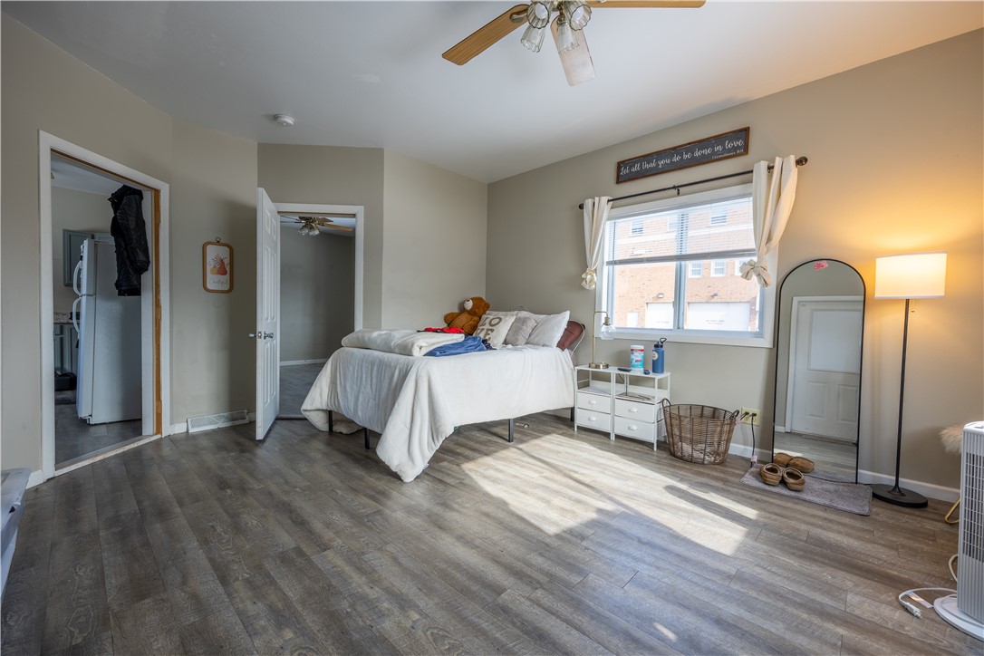 221 Miner Avenue E Property Photo 3