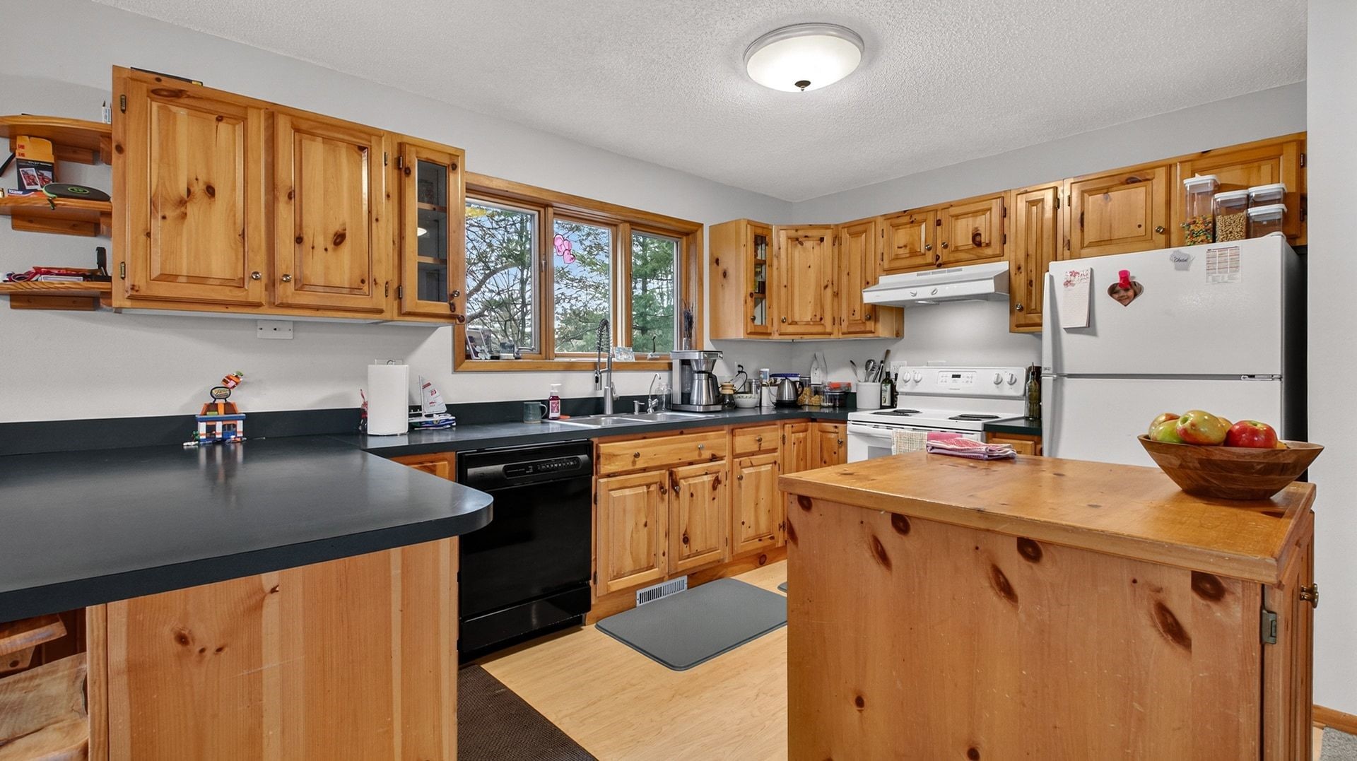 762 27 7/8 Street Property Photo 8