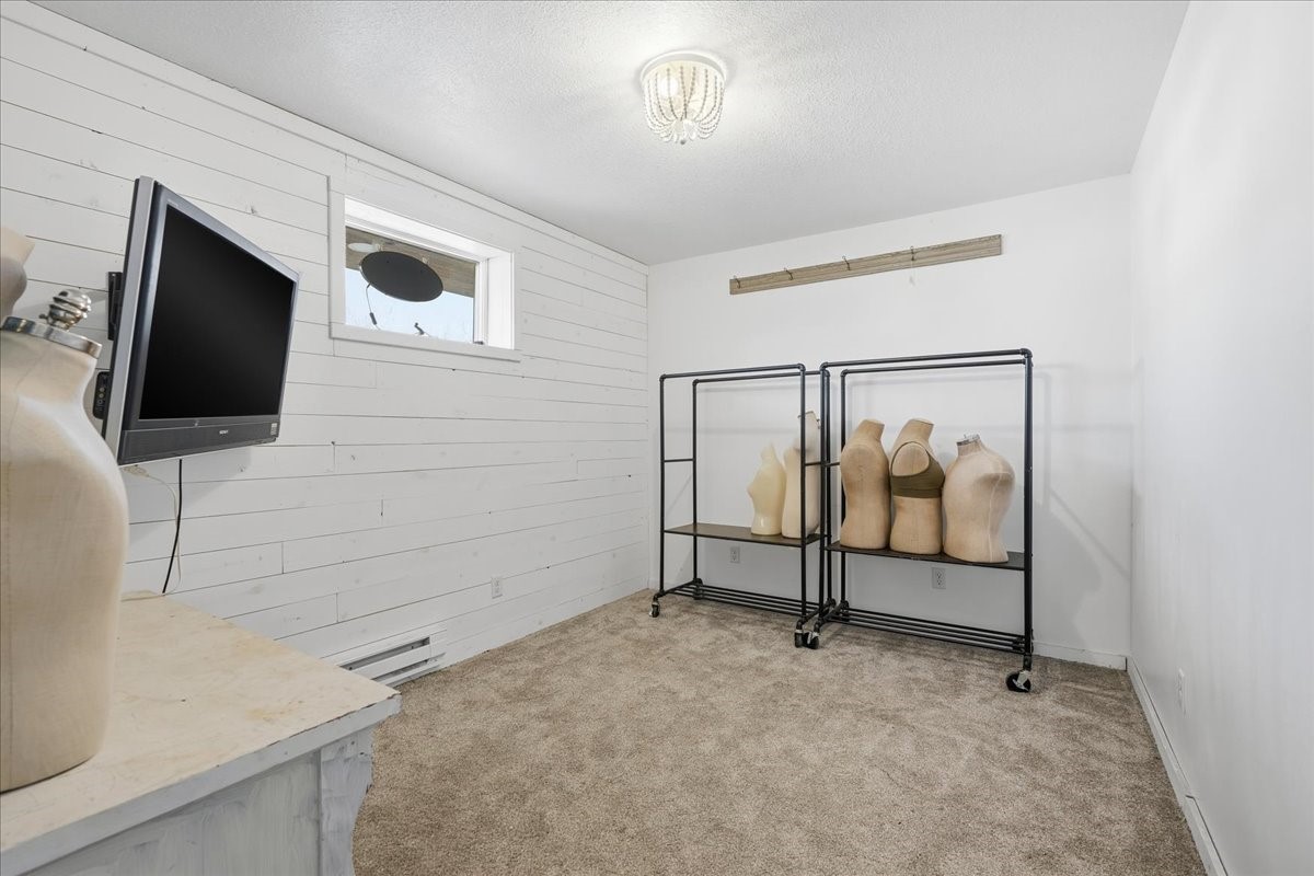 1813 11th Avenue Property Photo 6