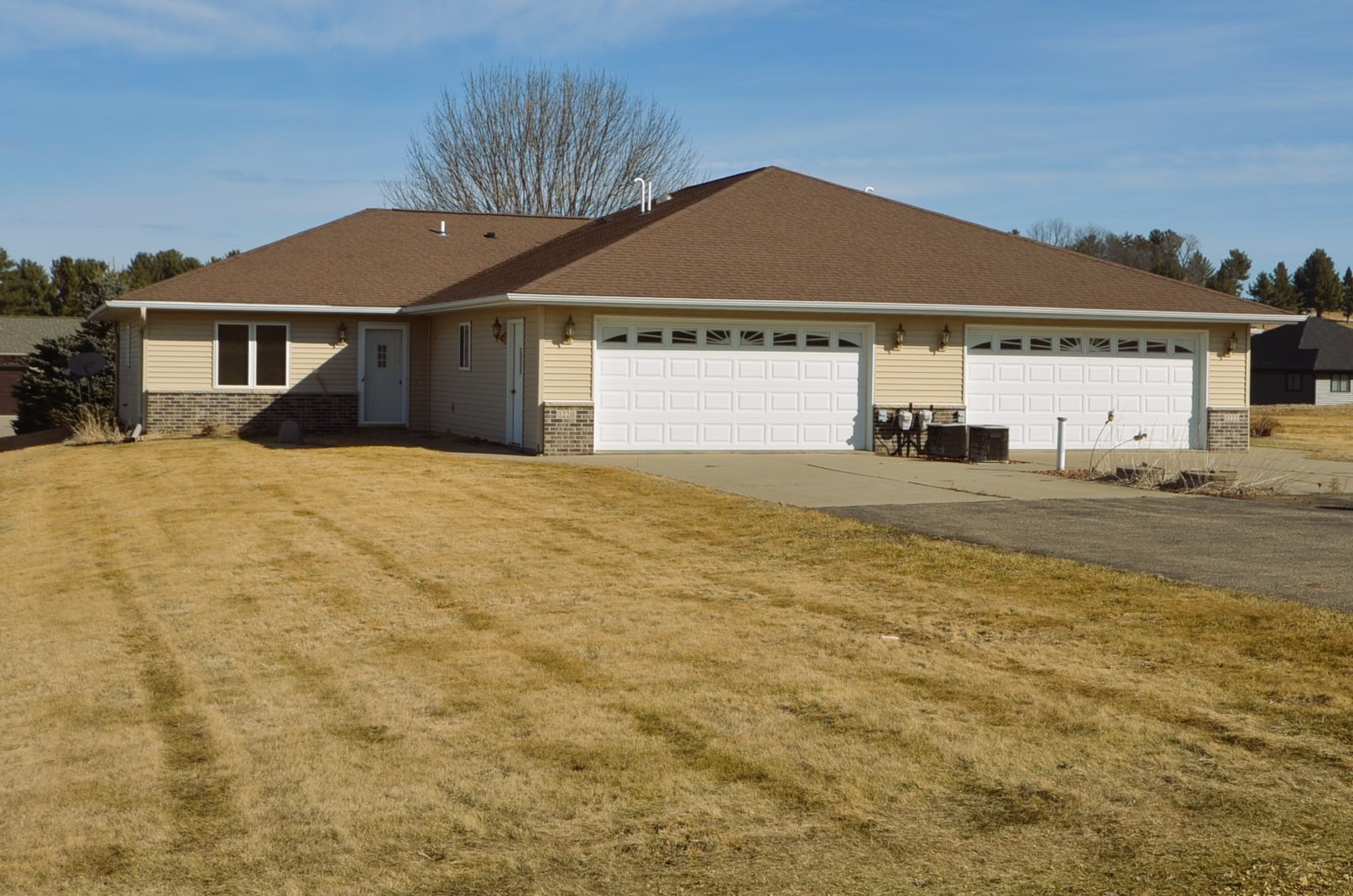 1220 Golf View Drive Property Photo 3