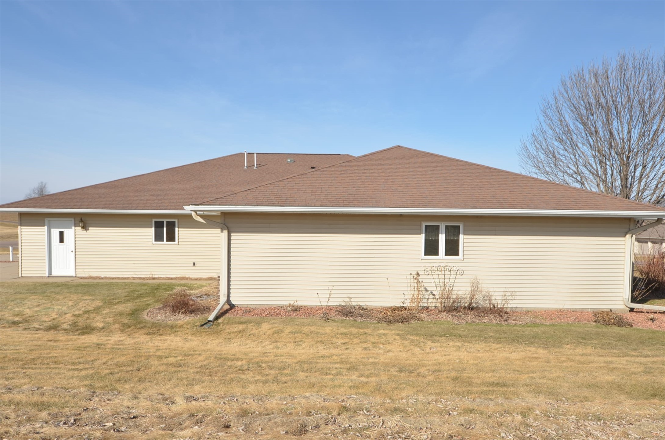 1220 Golf View Drive Property Photo 4