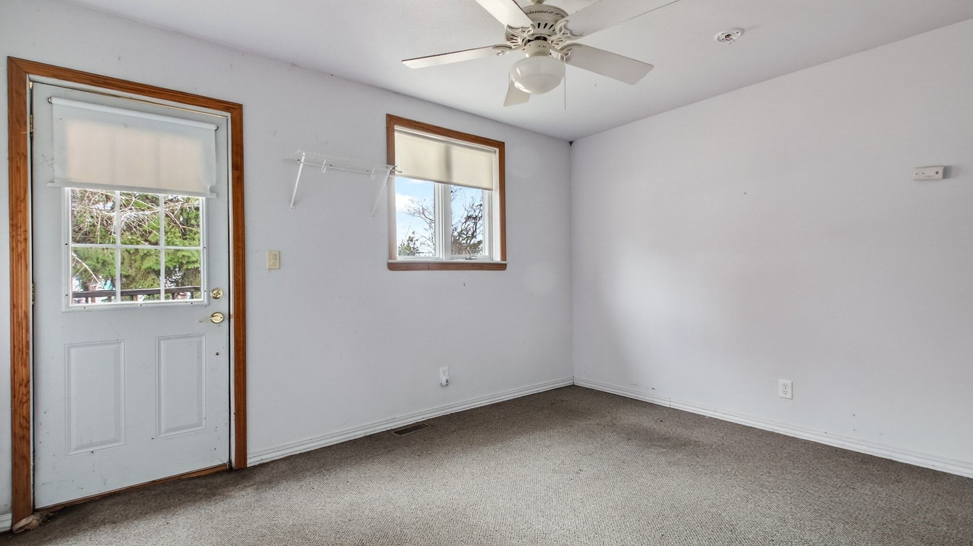 644 E Main Street Property Photo 7