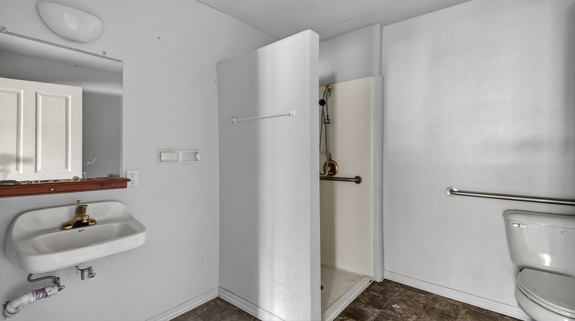 644 E Main Street Property Photo 10