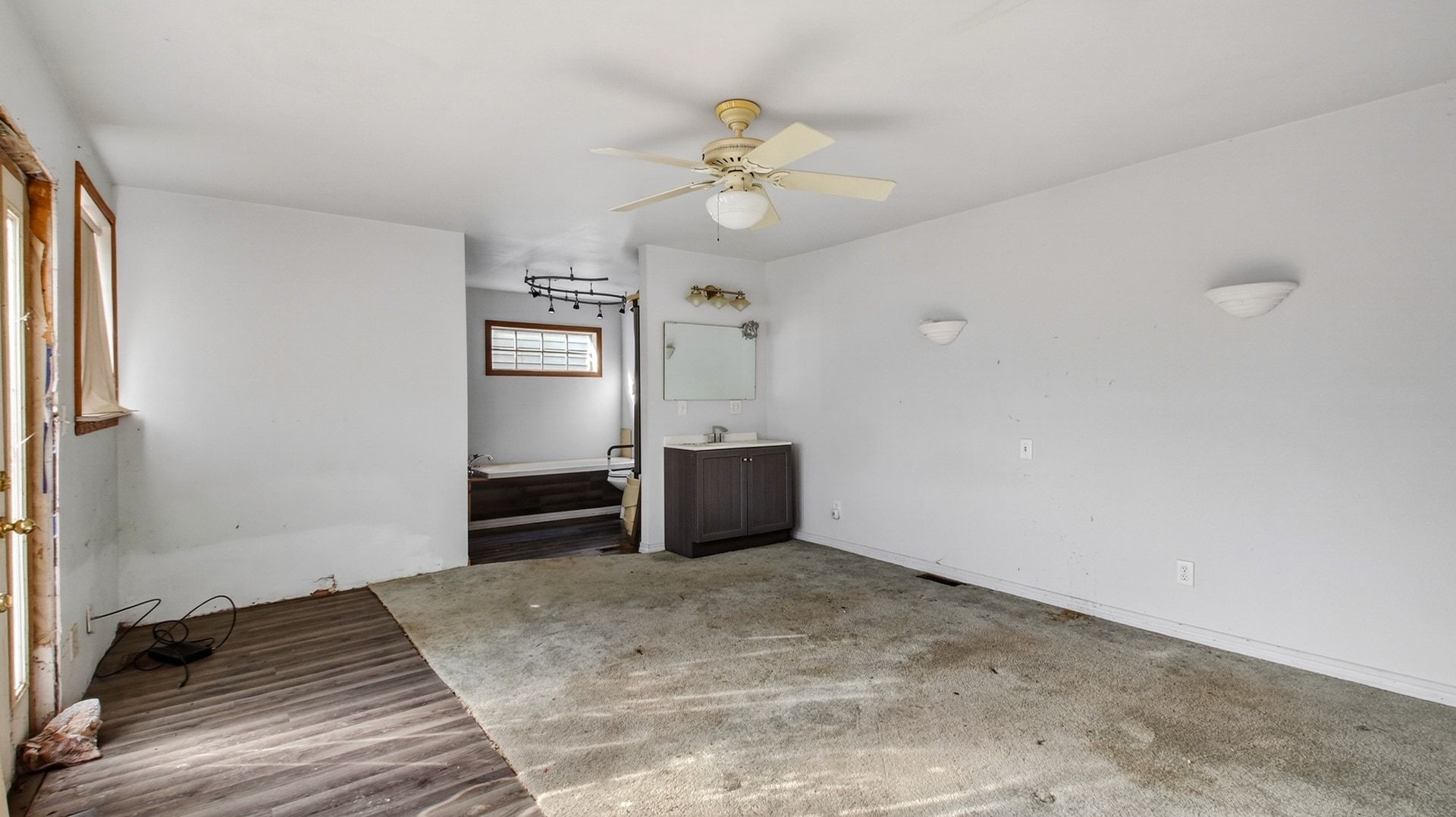 644 E Main Street Property Photo 13