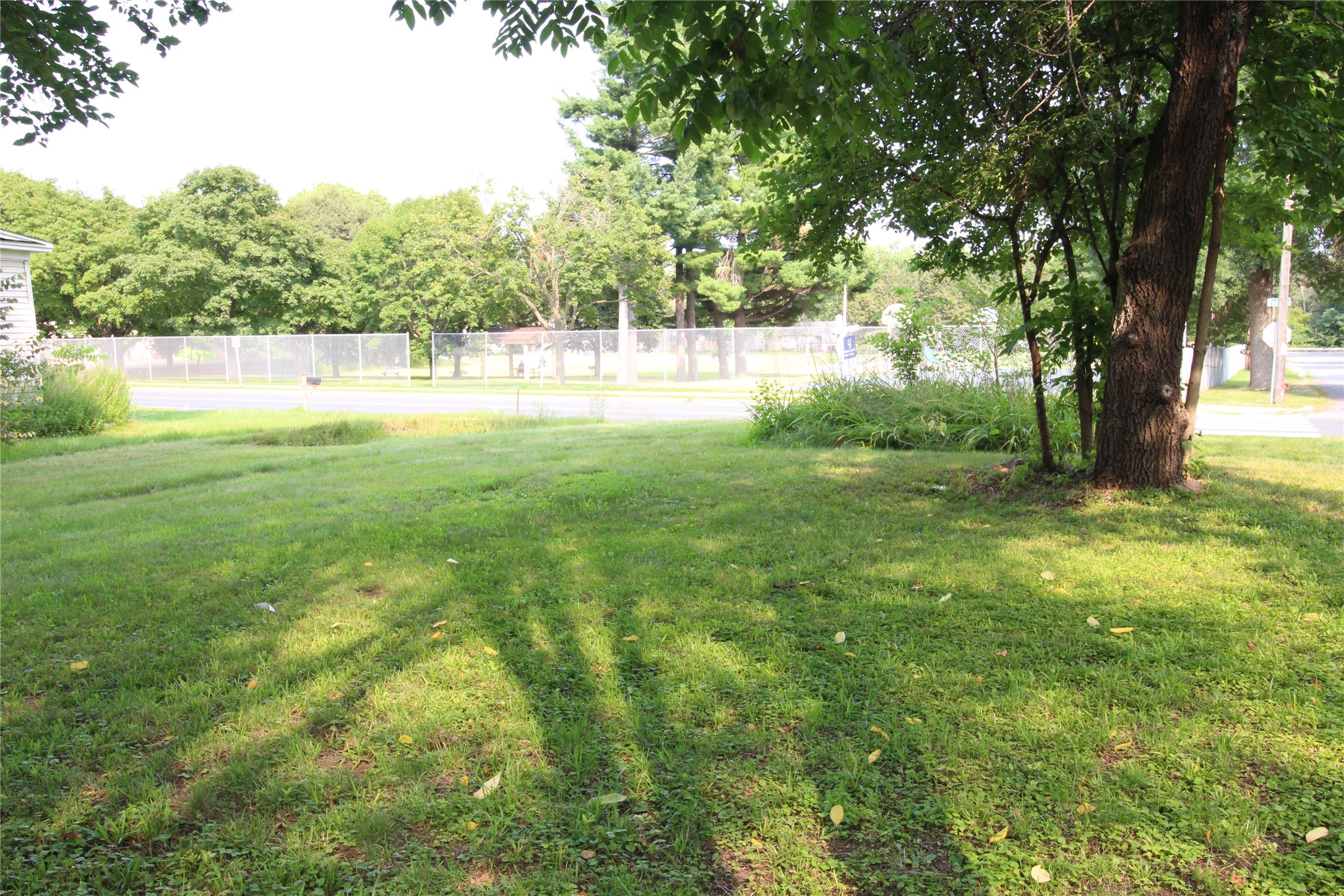 140 Ferry Street Property Photo 4