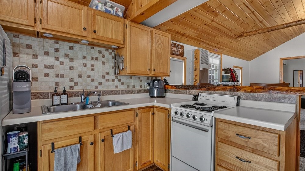 7887 N Indian Drive 8 Property Photo 10