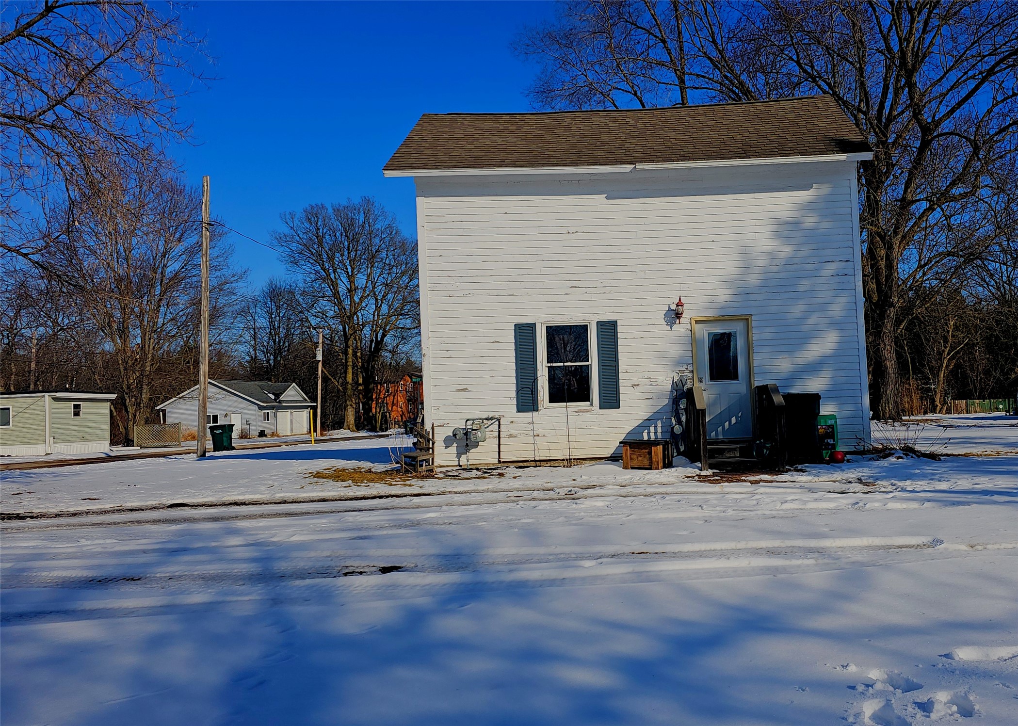 506 E Center Street Property Photo 3