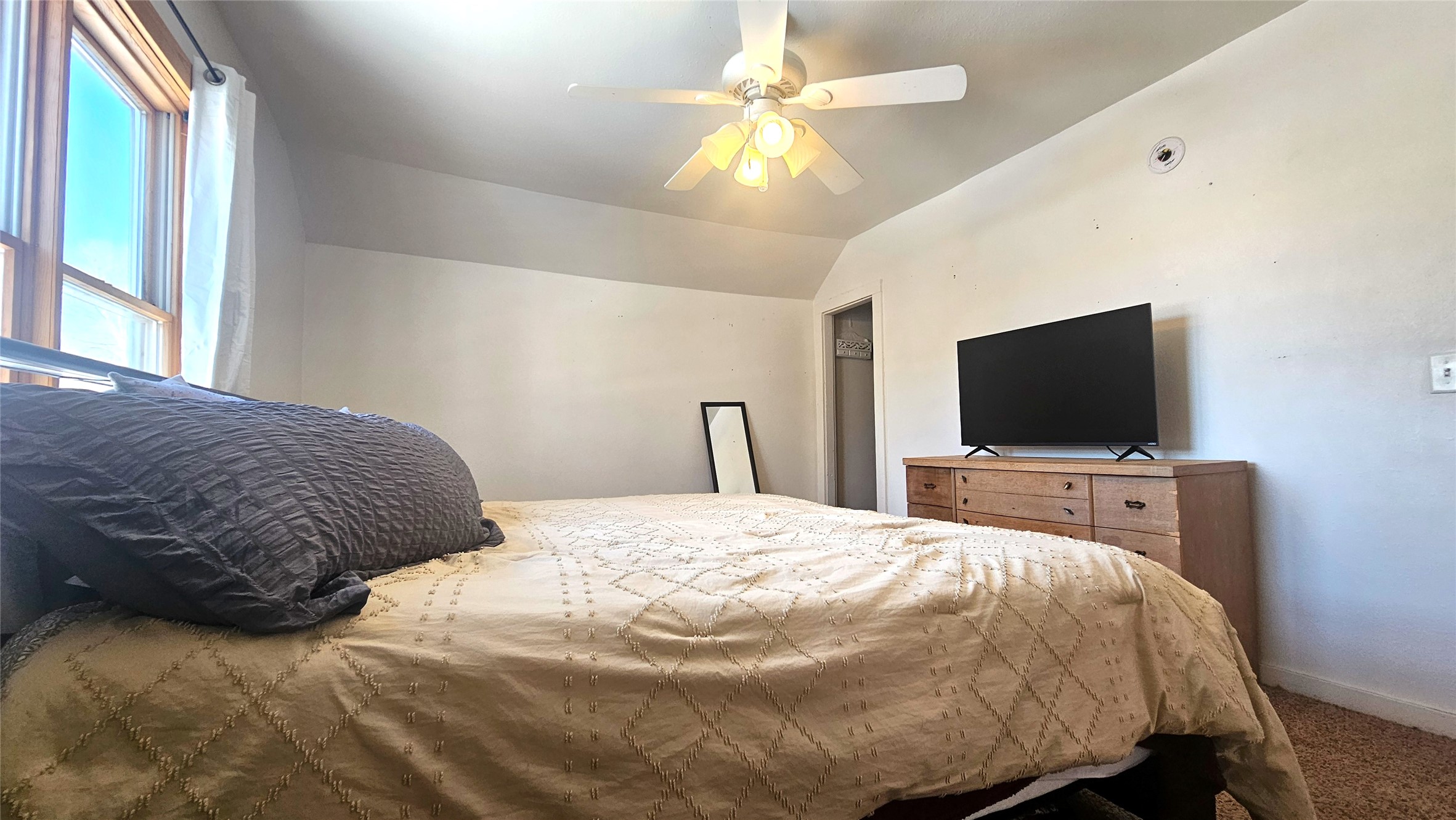 506 E Center Street Property Photo 13