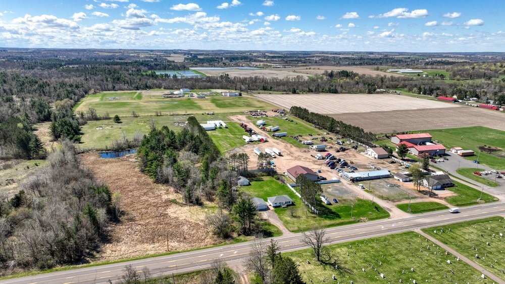 1631 Highway 8 Property Photo 3