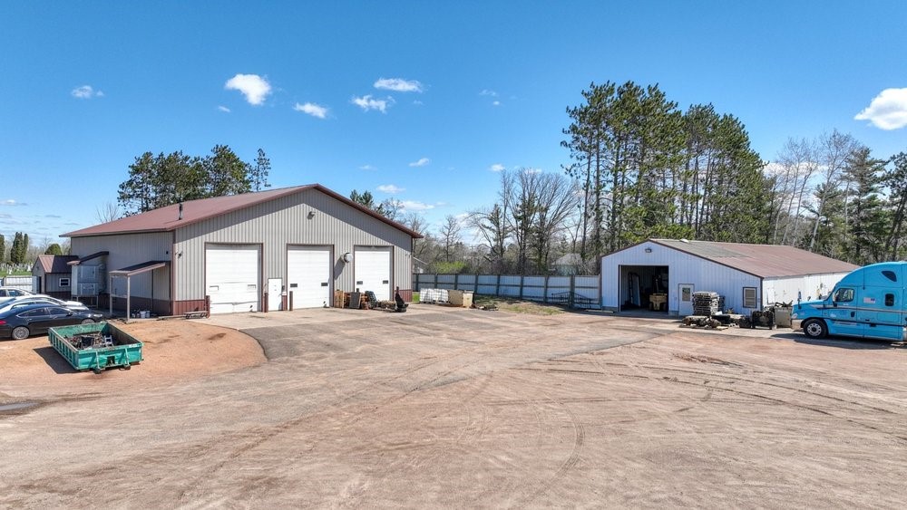 1631 Highway 8 Property Photo 6