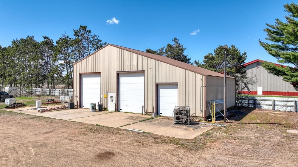 1631 Highway 8 Property Photo 7