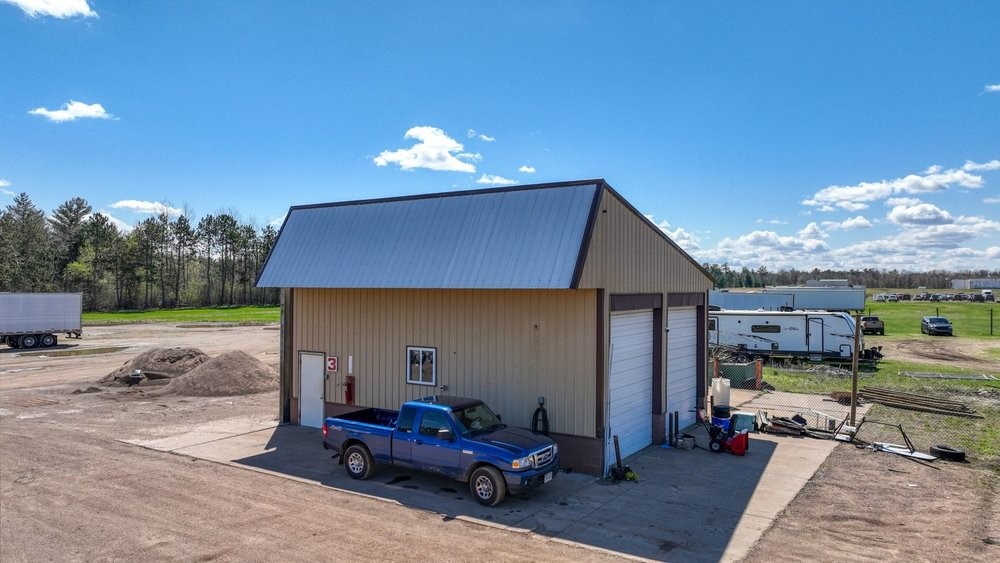1631 Highway 8 Property Photo 8
