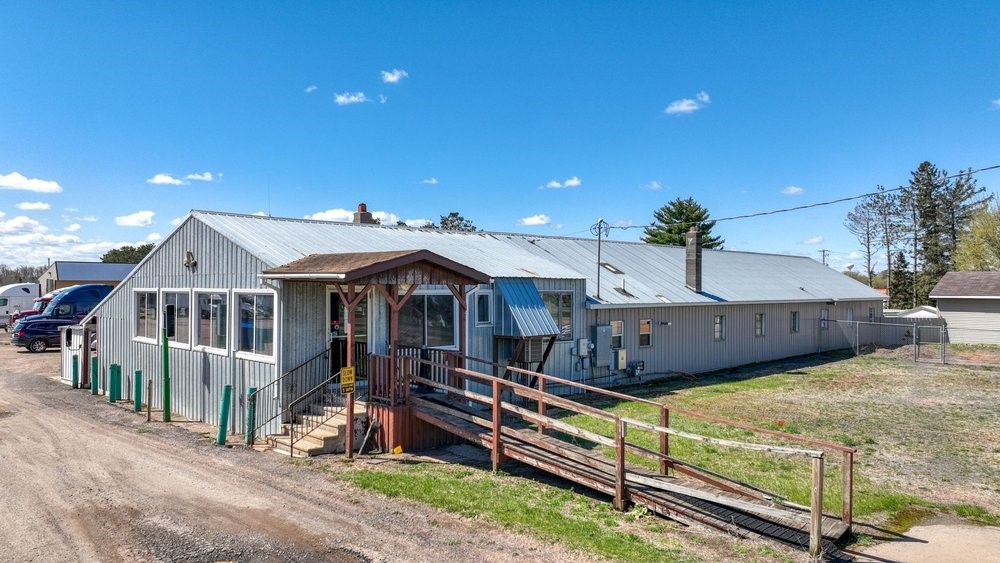 1631 Highway 8 Property Photo 10