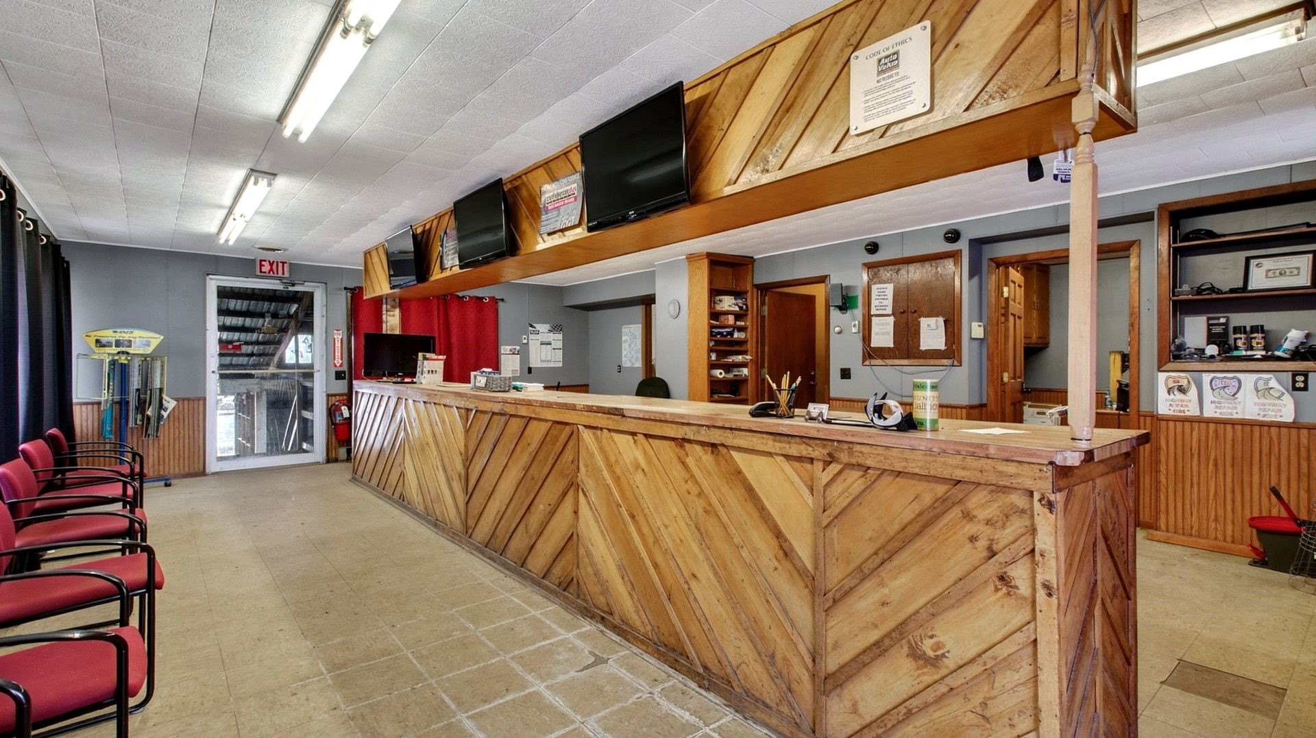 1631 Highway 8 Property Photo 17