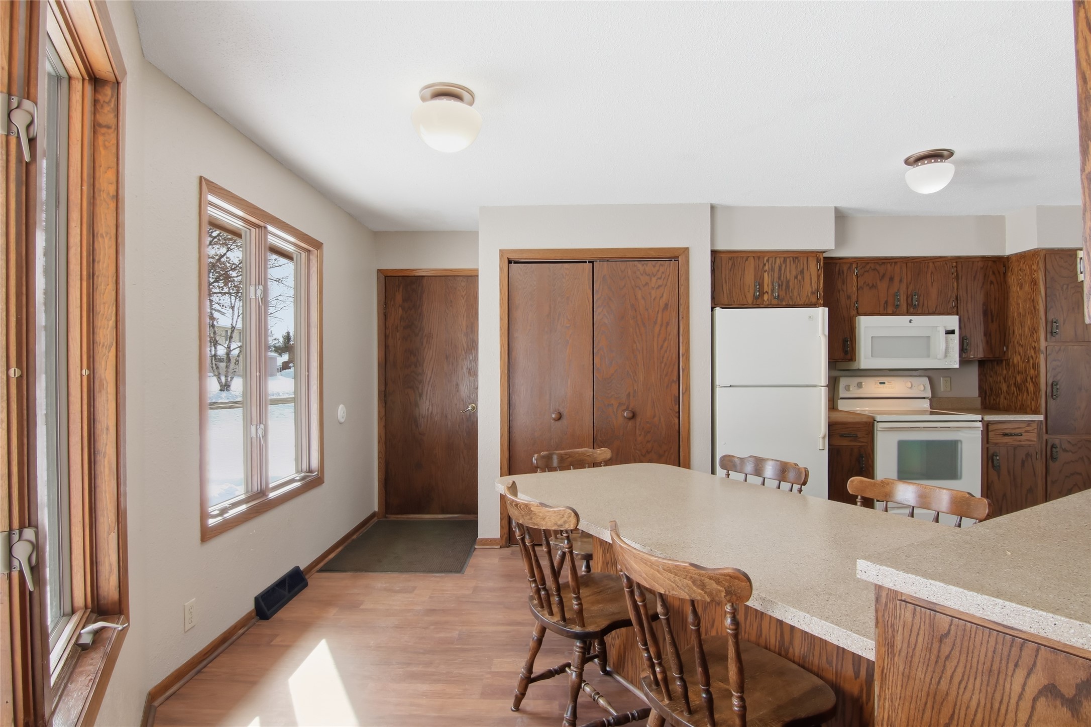 721 Myra Street Property Photo 7