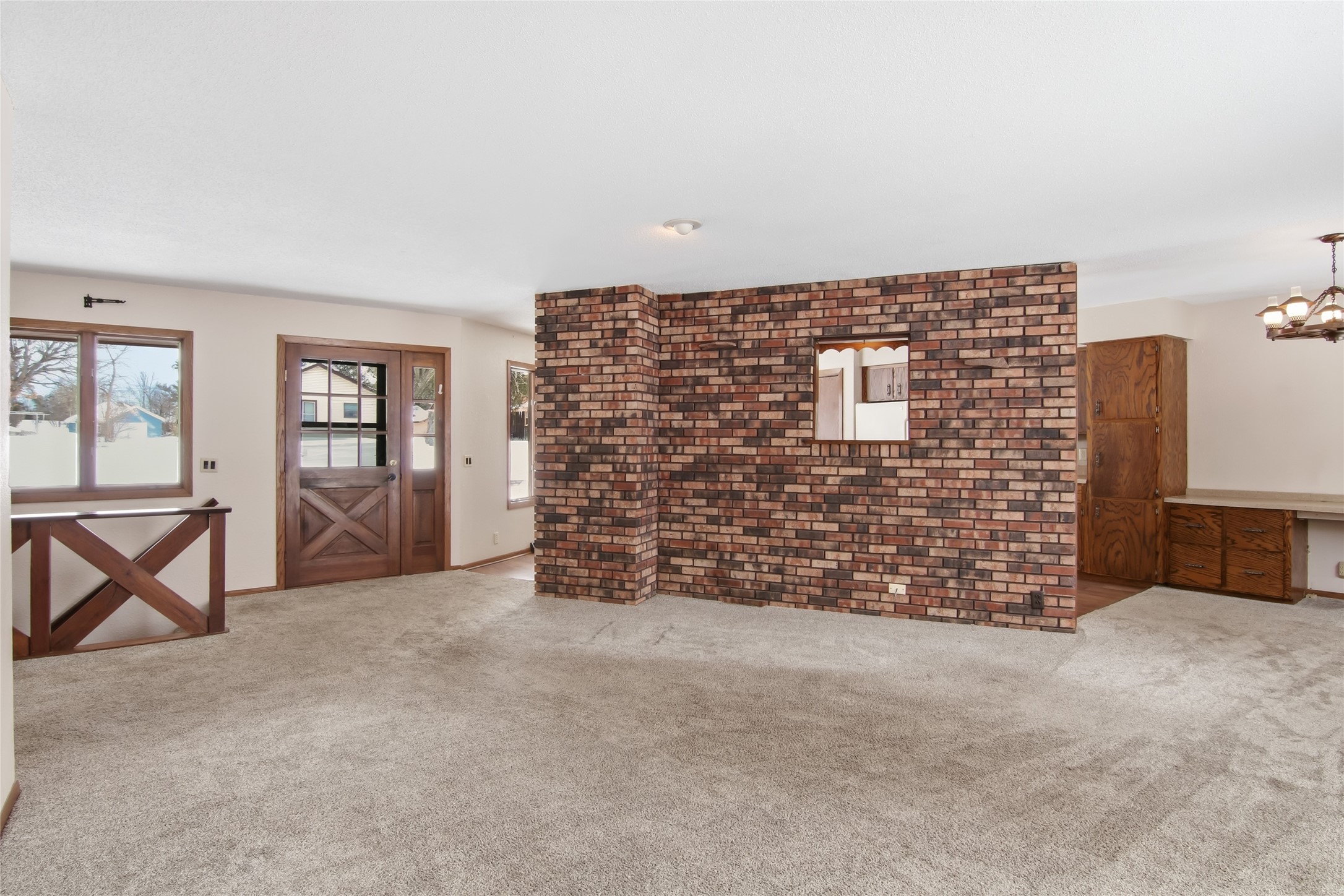 721 Myra Street Property Photo 9