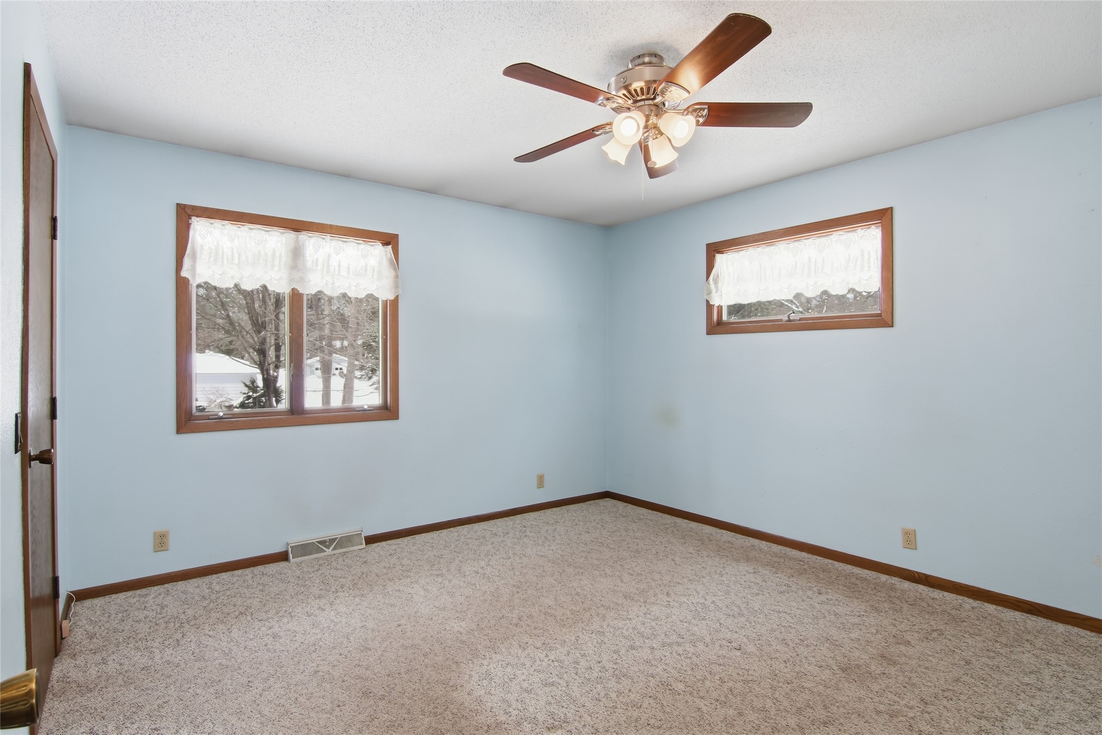 721 Myra Street Property Photo 16