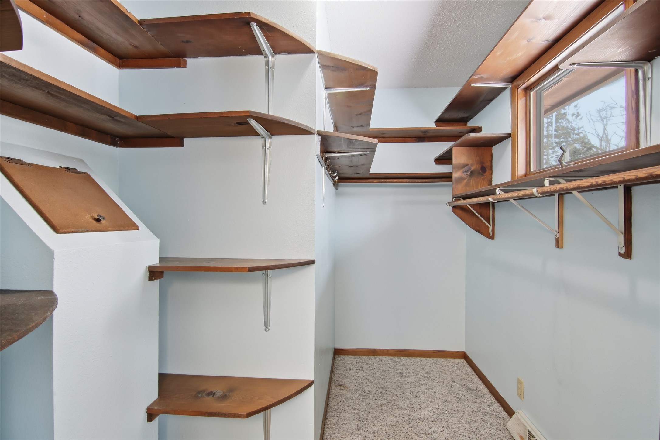 721 Myra Street Property Photo 18