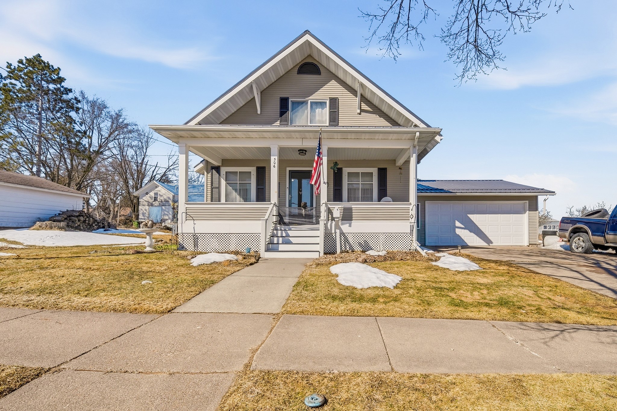 506 Clay Street Property Photo 1