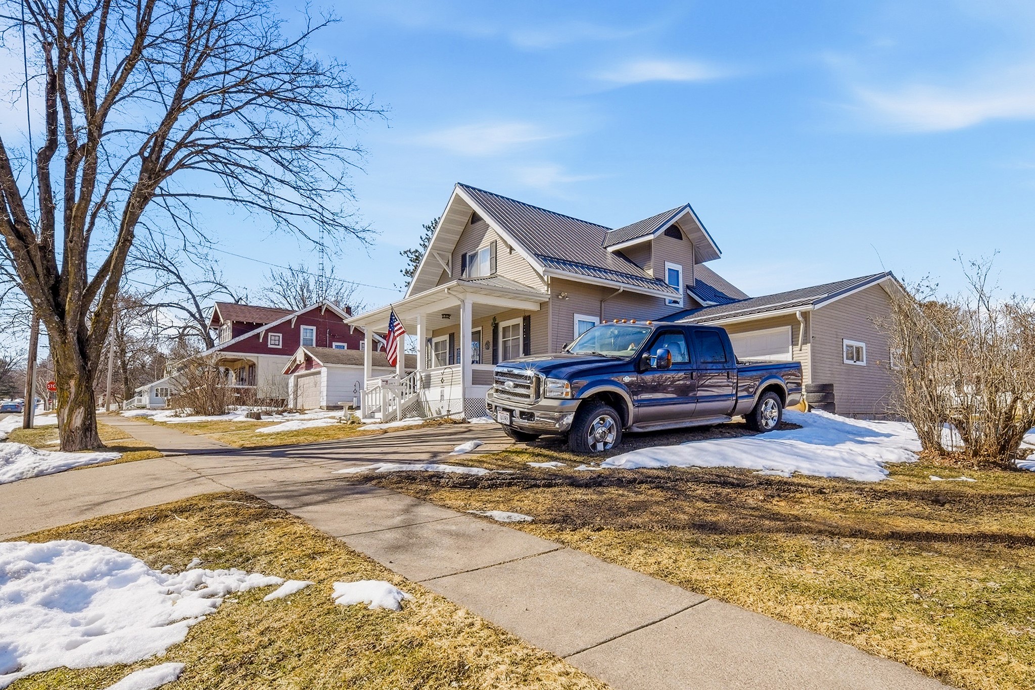506 Clay Street Property Photo 8