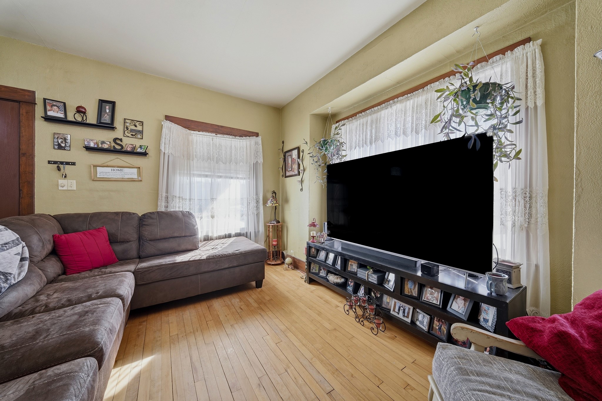 506 Clay Street Property Photo 17