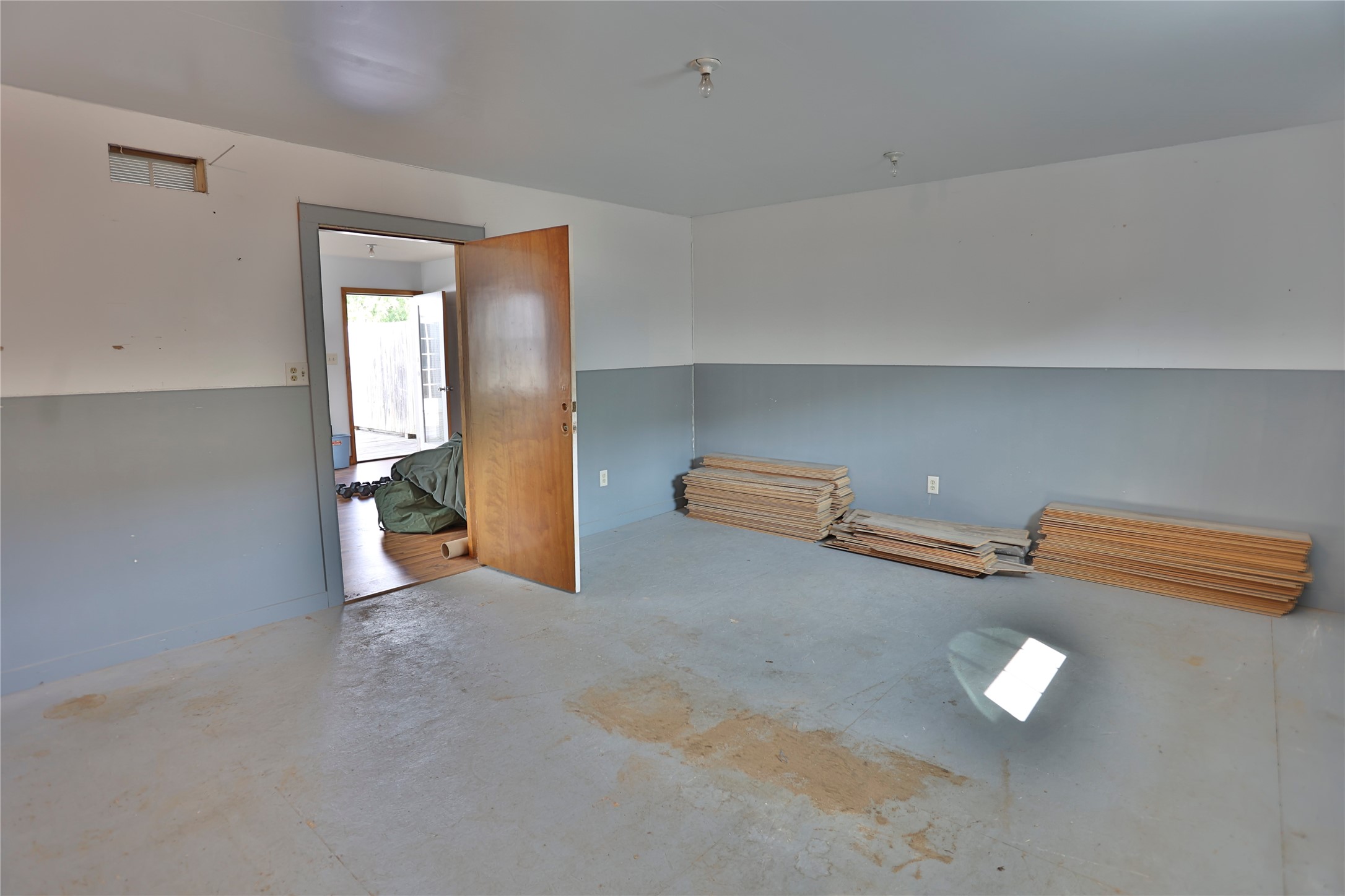 S214 Mckay Avenue Property Photo 23