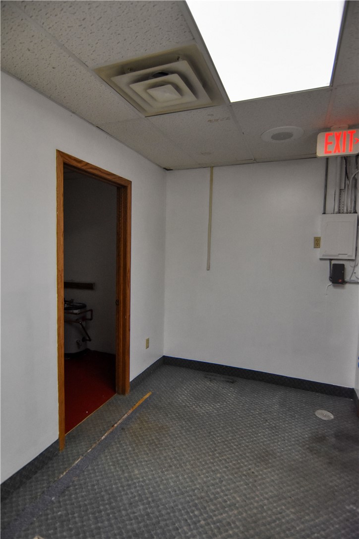 1822 S Main Street Property Photo 12