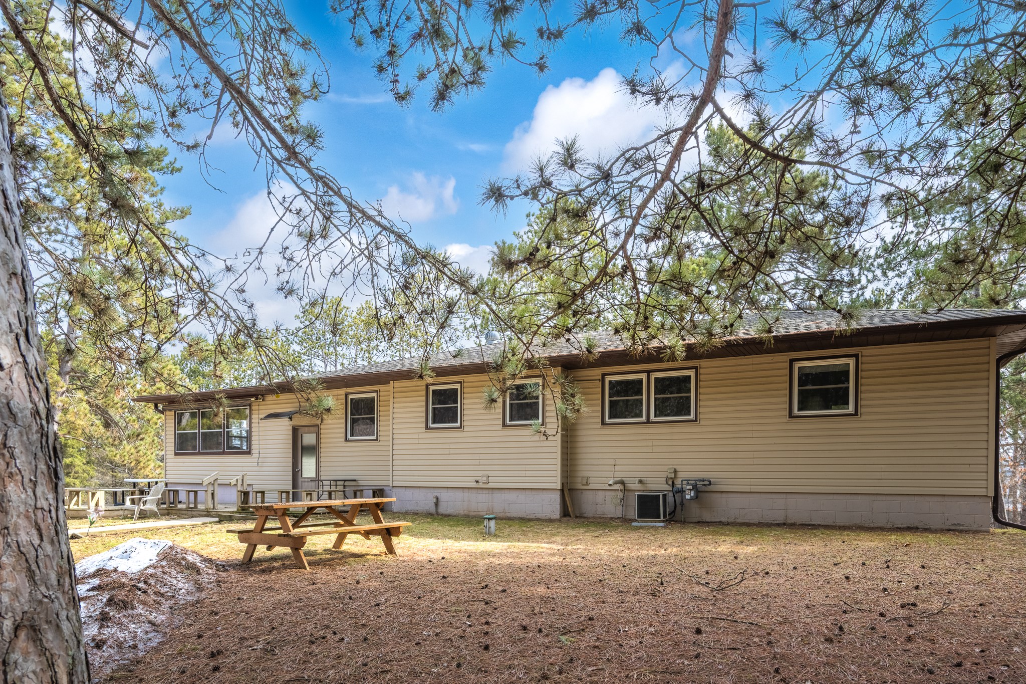 917 Sunrise Beach Drive Property Photo 2