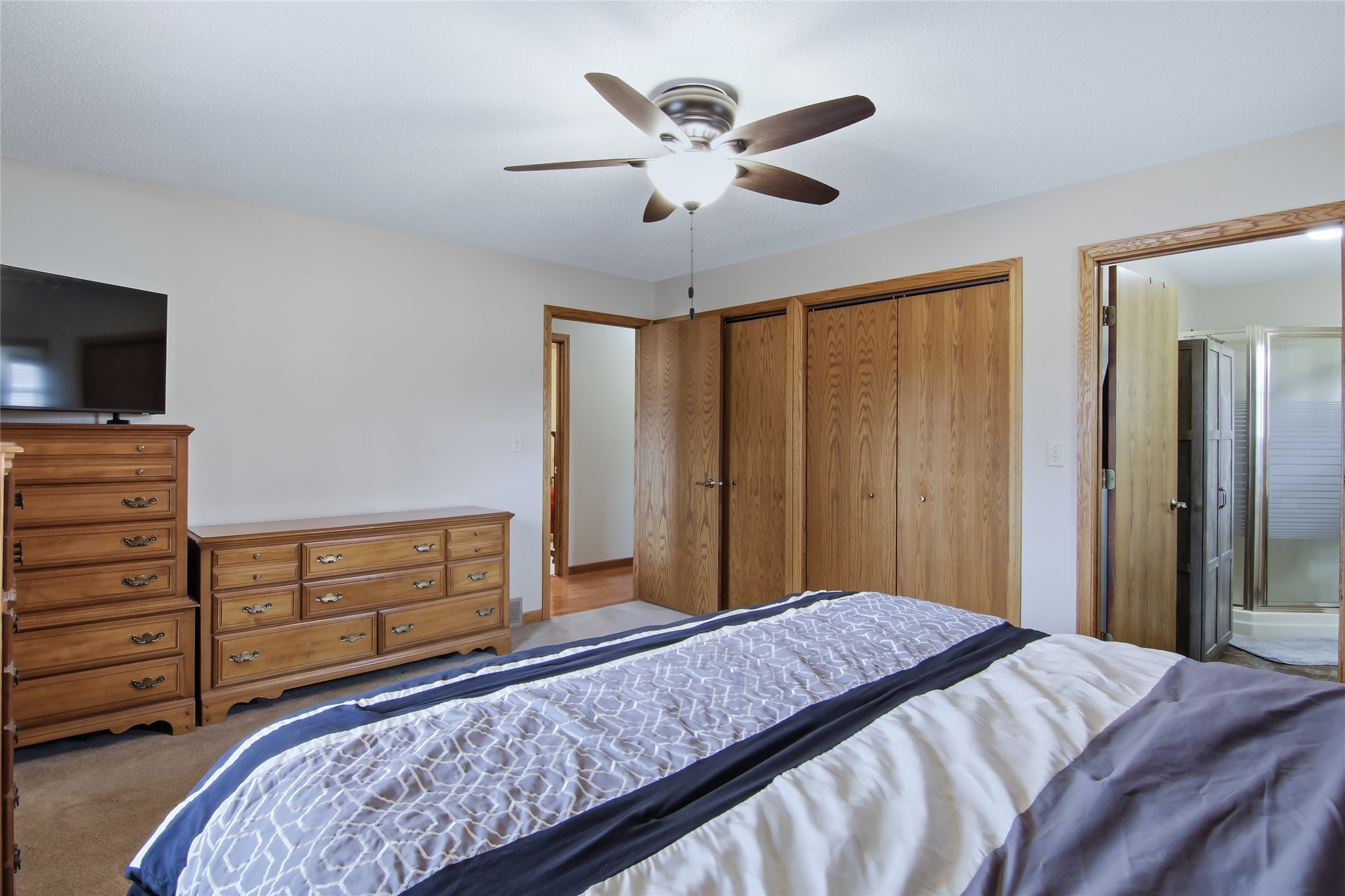 704 Phillips Avenue E Property Photo 18