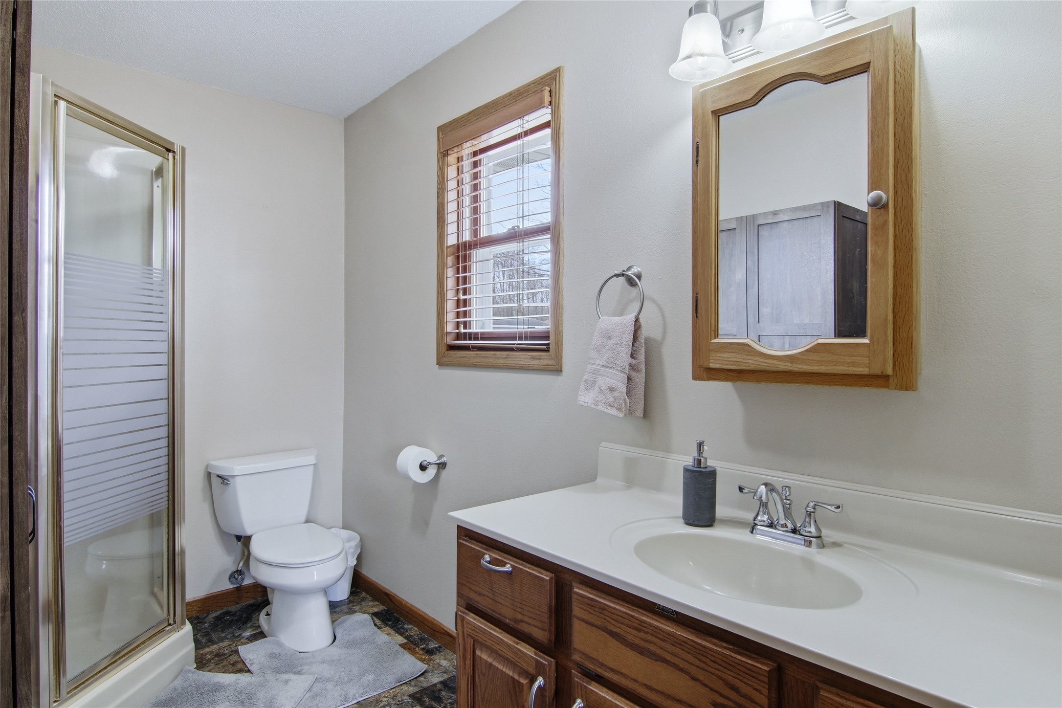 704 Phillips Avenue E Property Photo 19