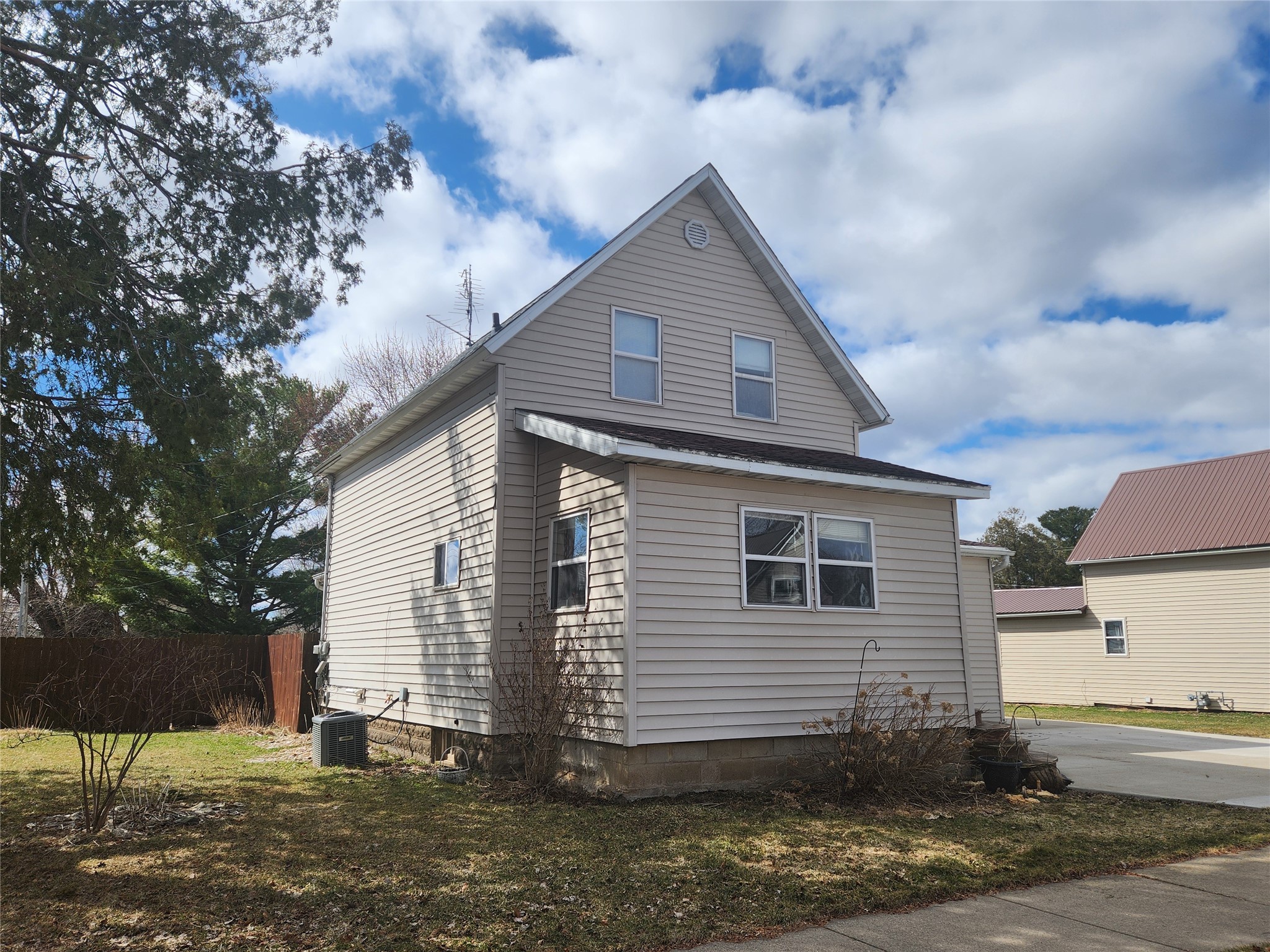 627 Gilman Street Property Photo 17