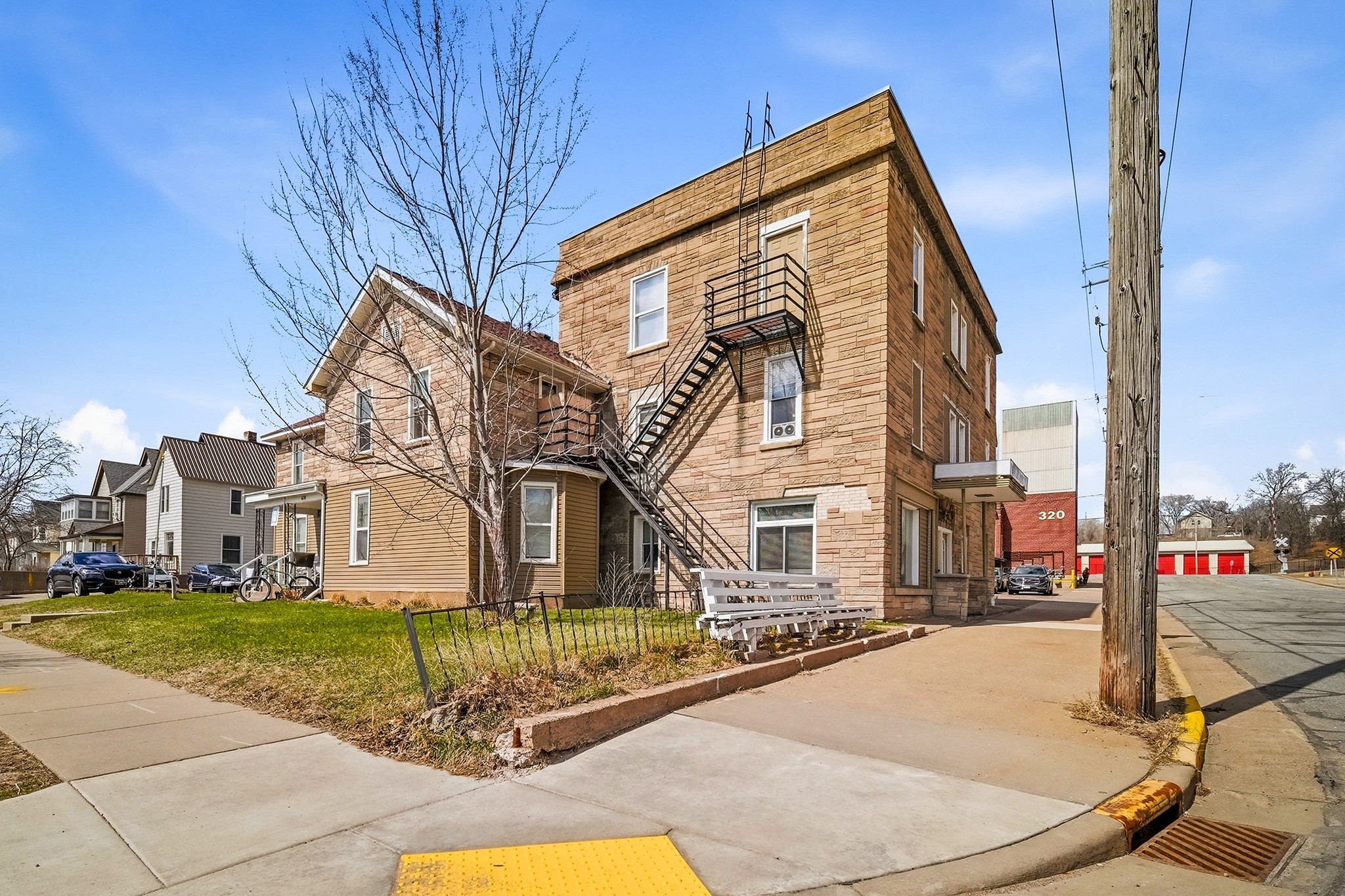 678 Wisconsin Street Property Photo 3