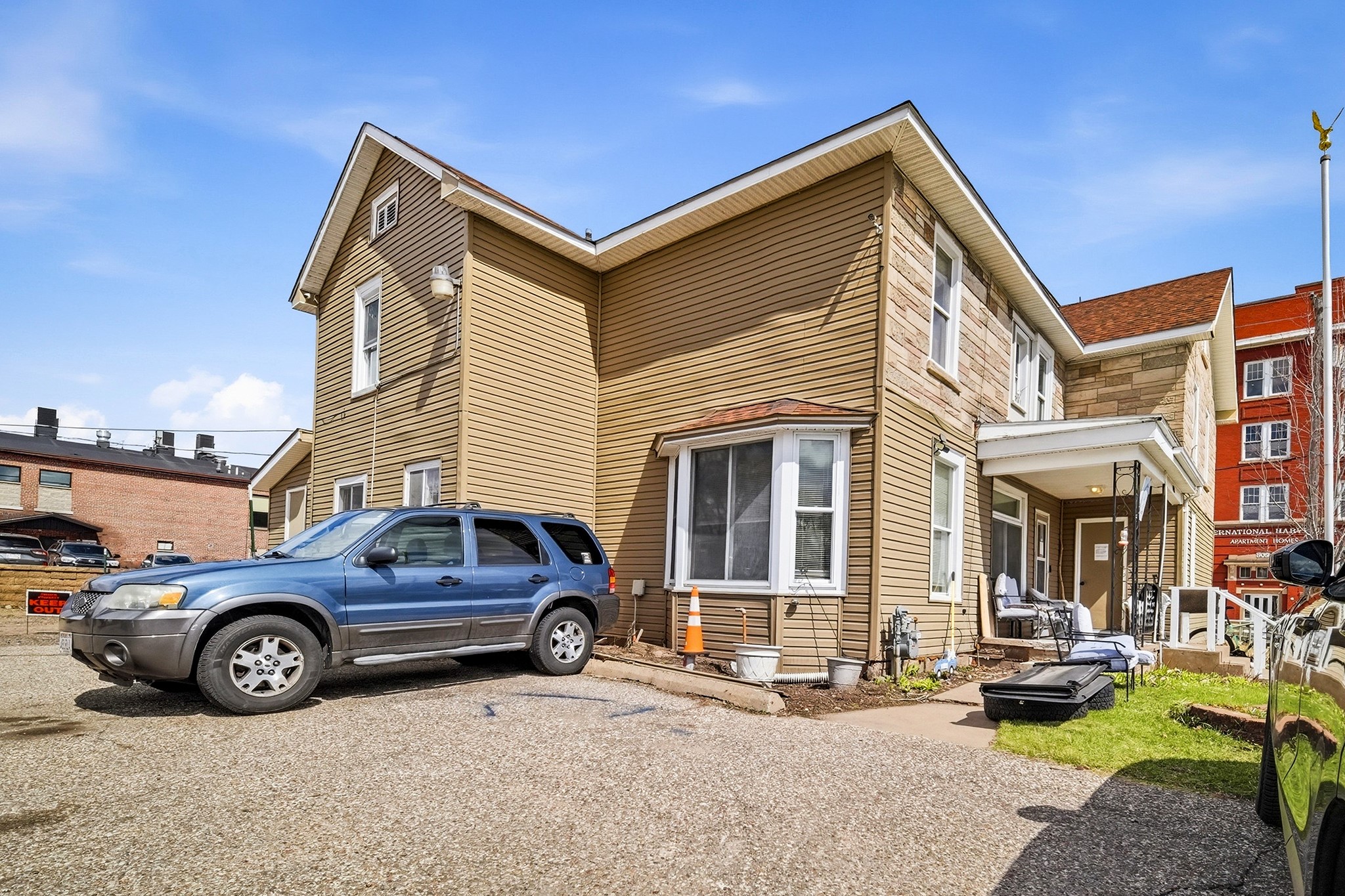 678 Wisconsin Street Property Photo 4