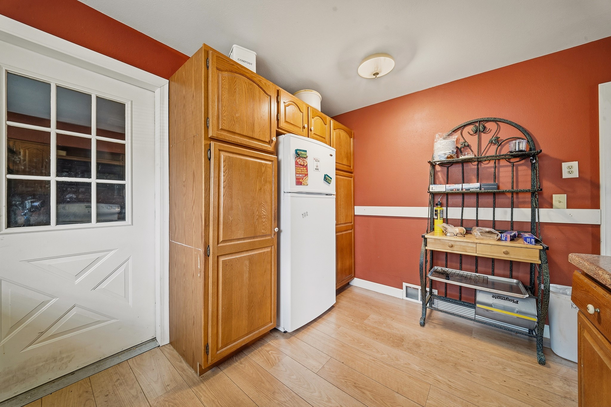 678 Wisconsin Street Property Photo 8