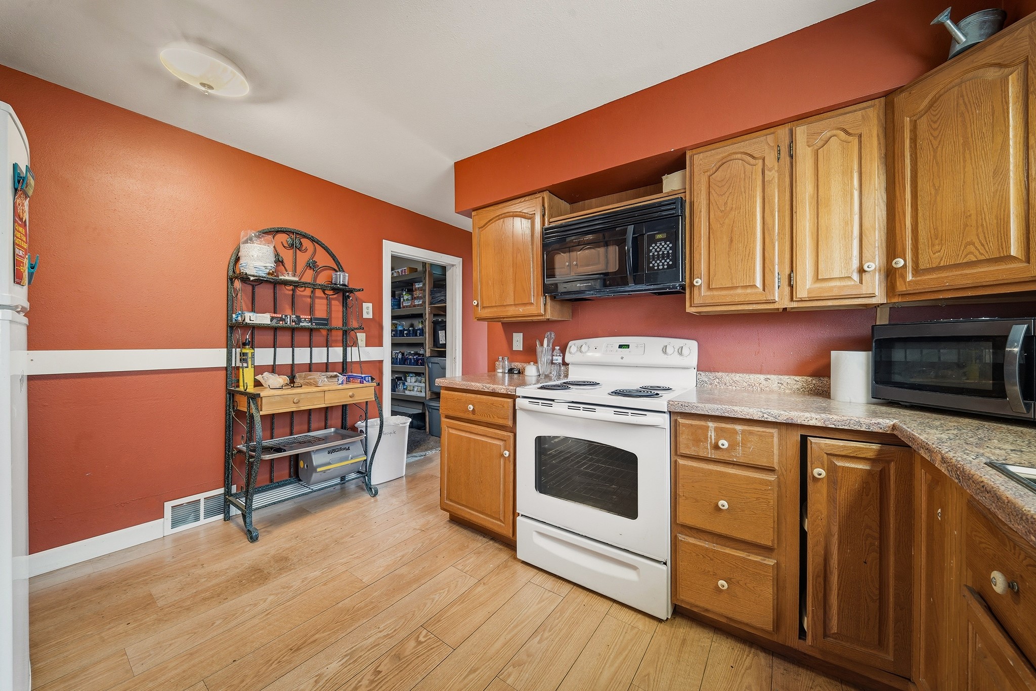 678 Wisconsin Street Property Photo 9