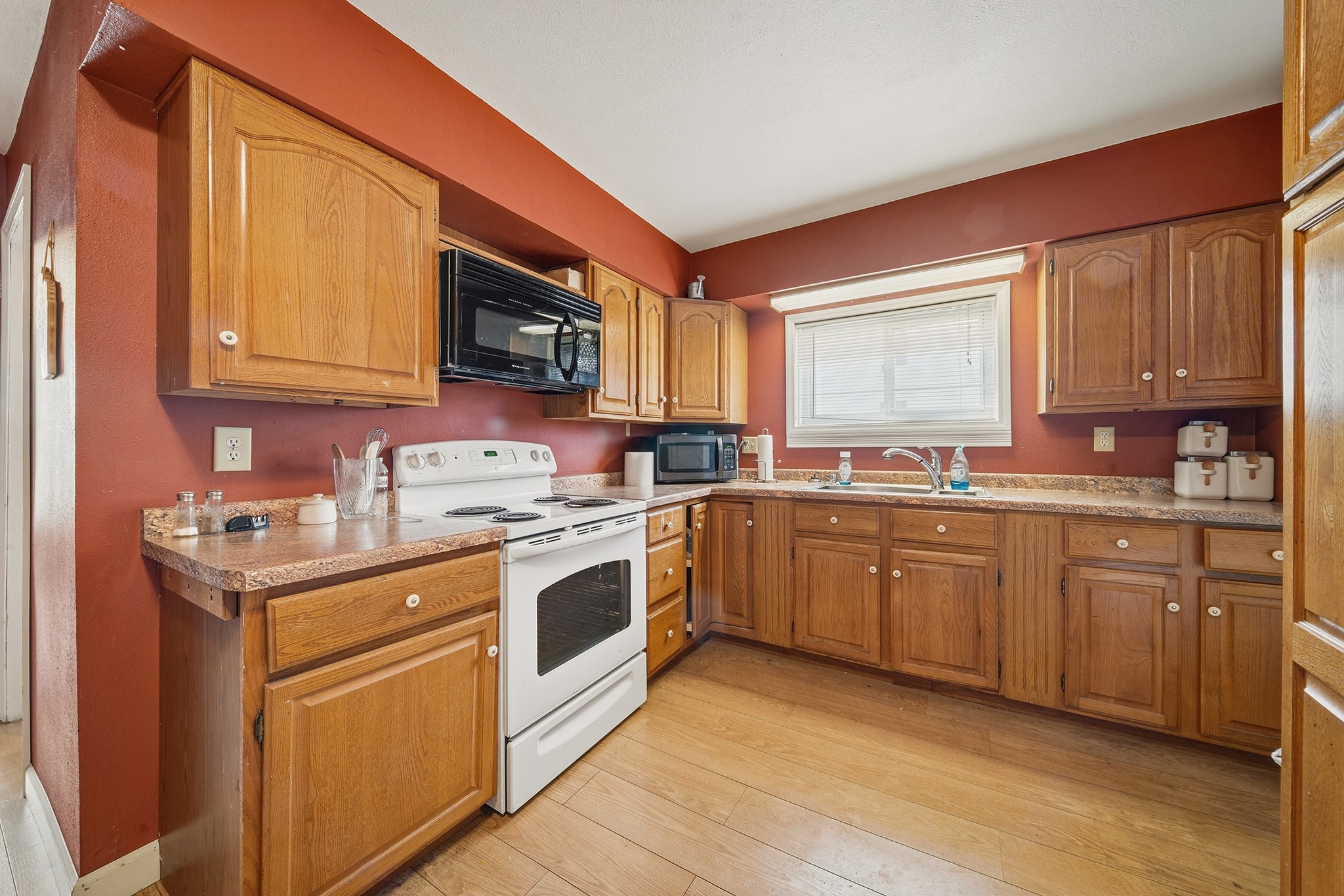 678 Wisconsin Street Property Photo 10