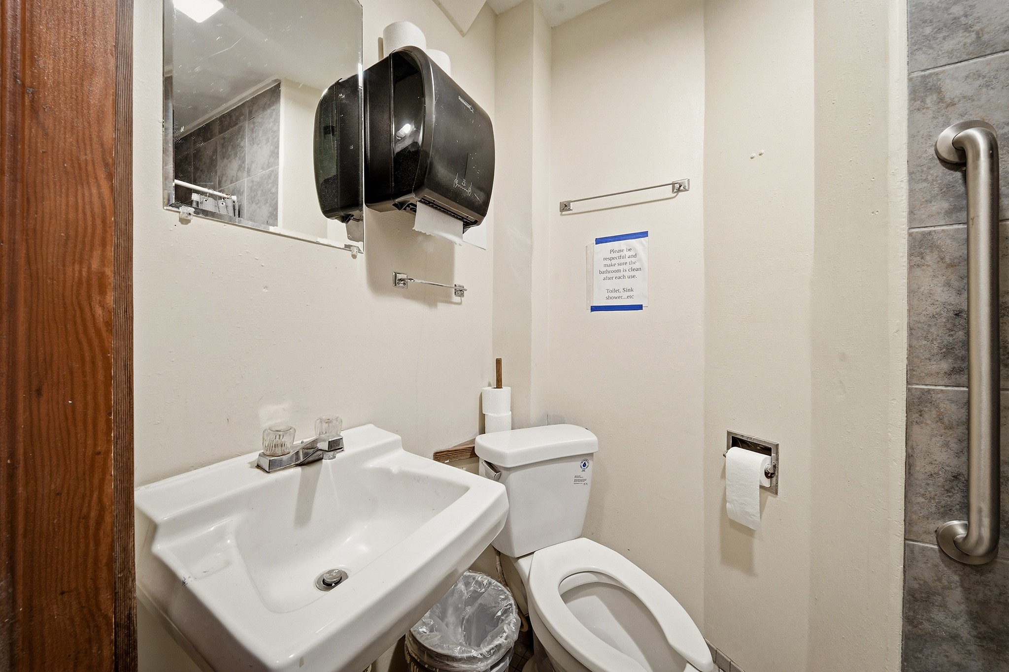 678 Wisconsin Street Property Photo 20