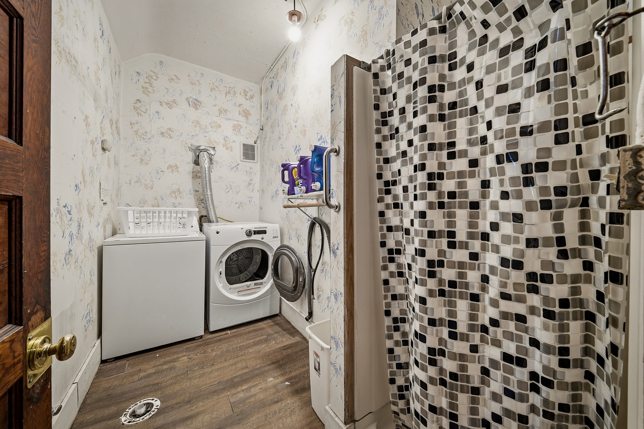678 Wisconsin Street Property Photo 24