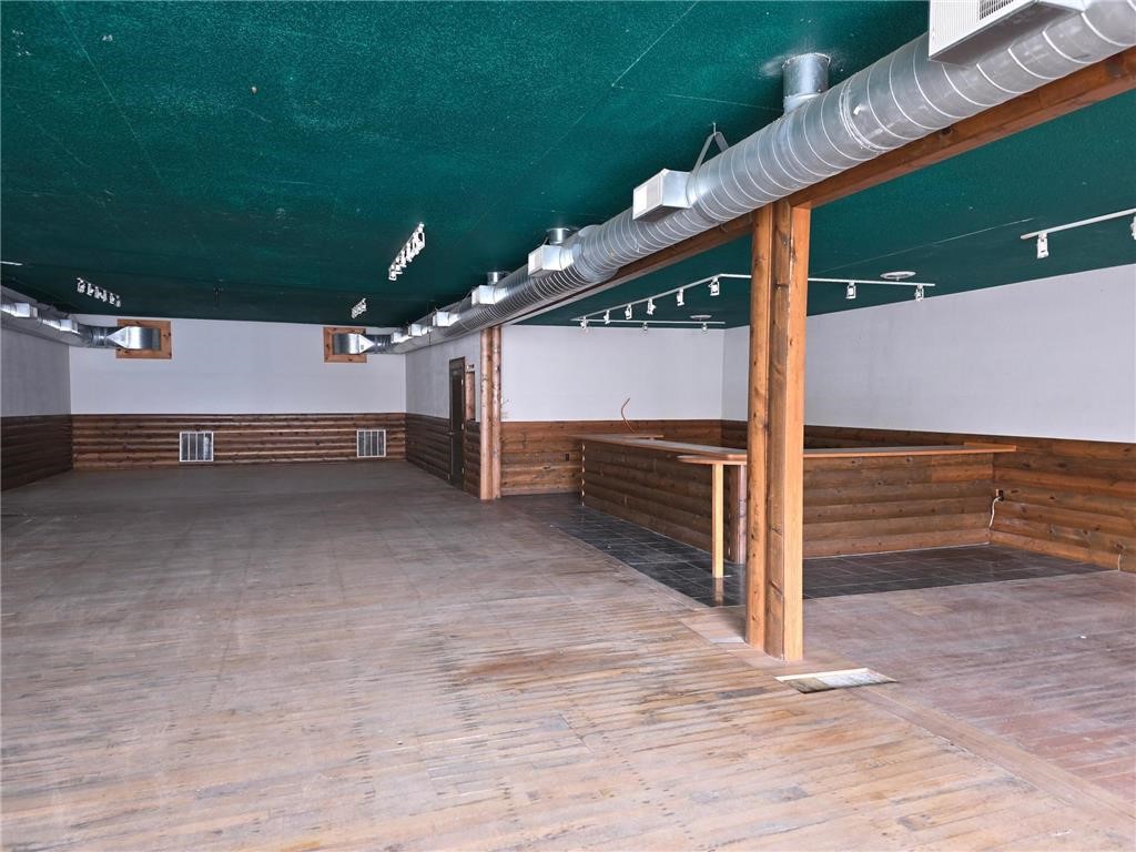 131 S Main Street Property Photo 4