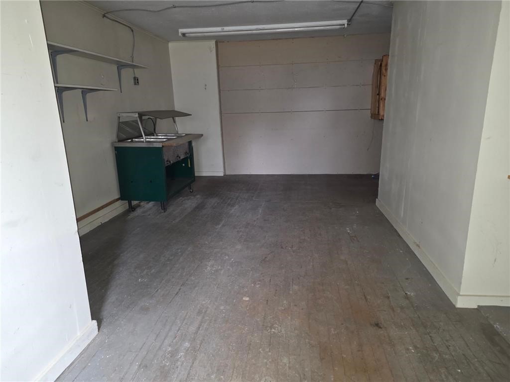 131 S Main Street Property Photo 8