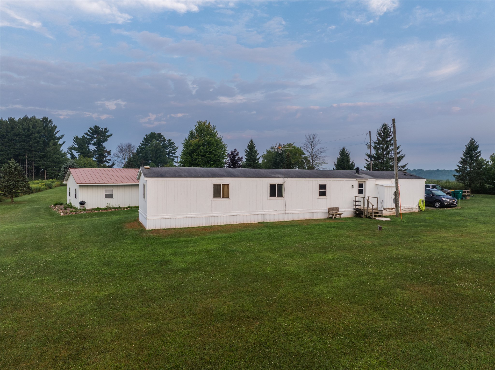 2742 N Pray Avenue Property Photo 8
