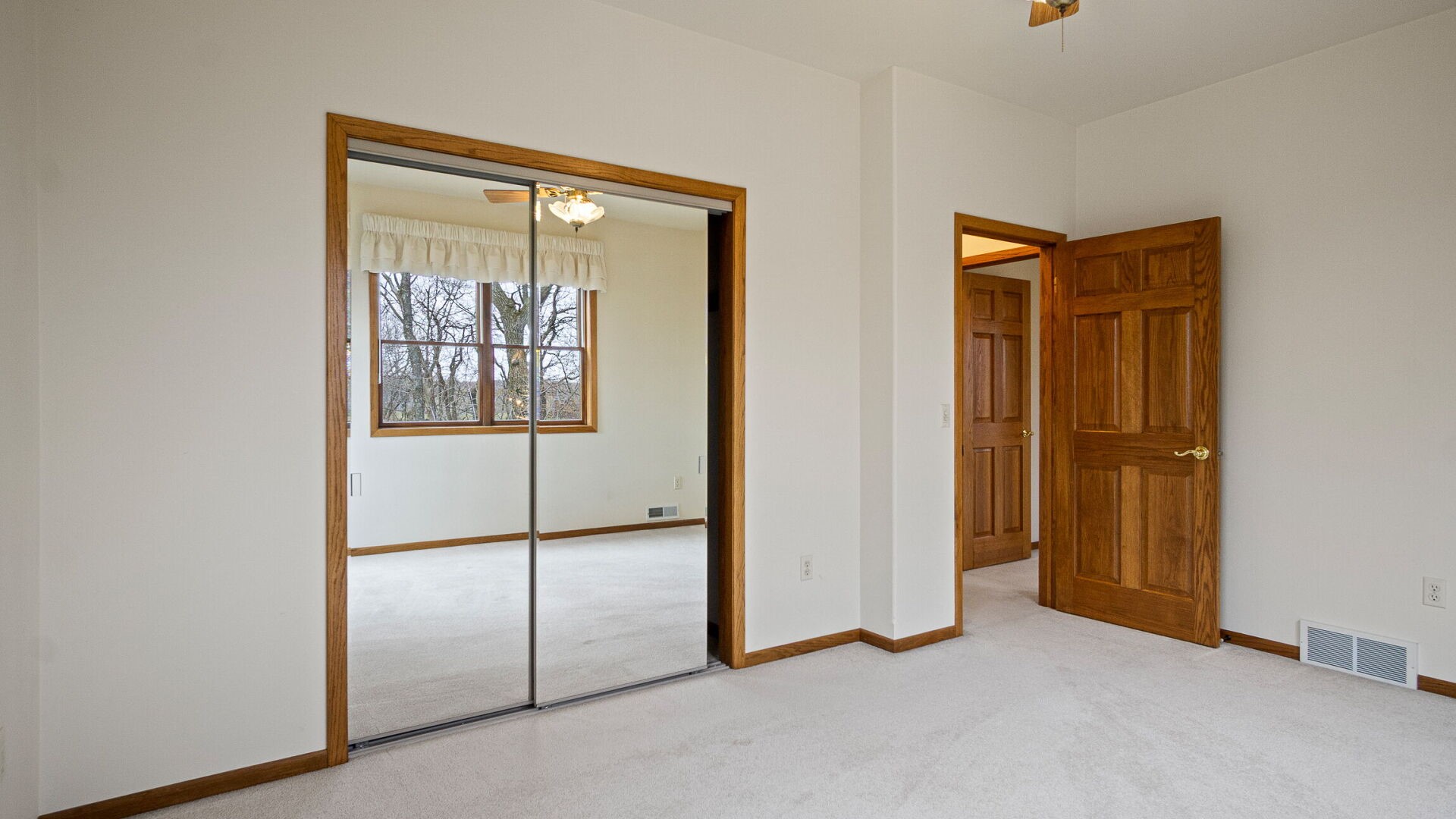 E5110 Interlachen Boulevard Property Photo 35