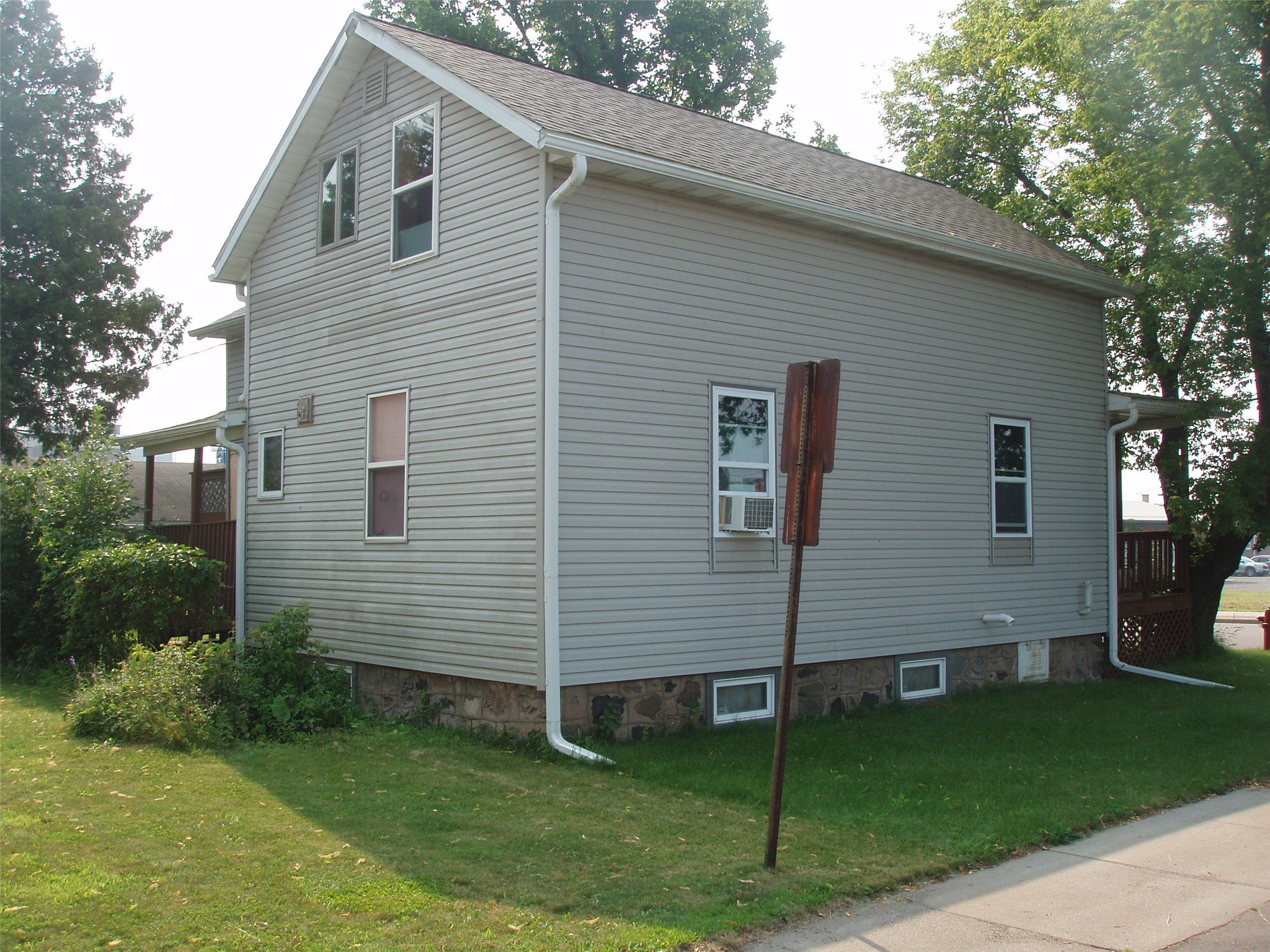 284 1st Street N Property Photo 3