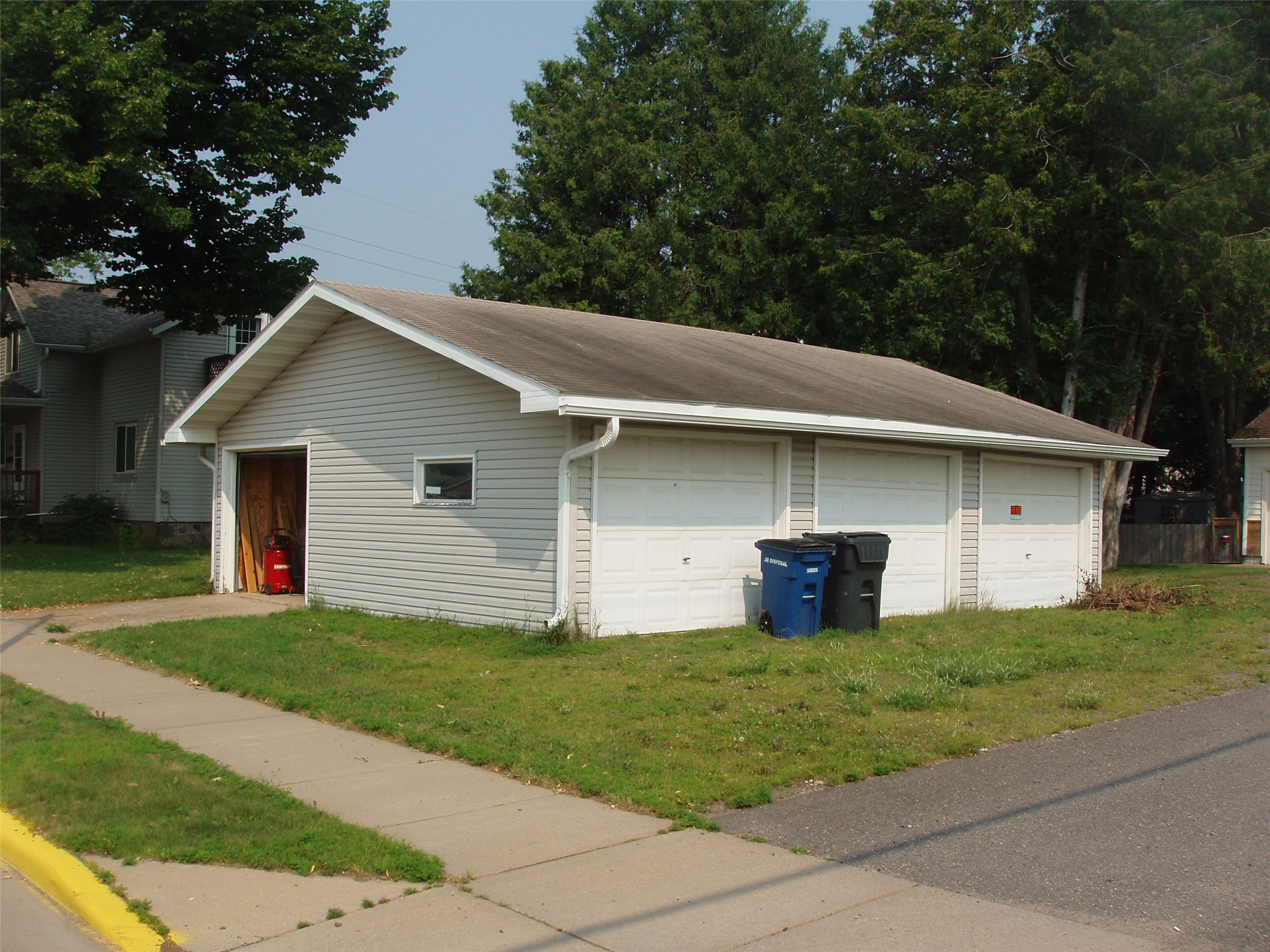 284 1st Street N Property Photo 4