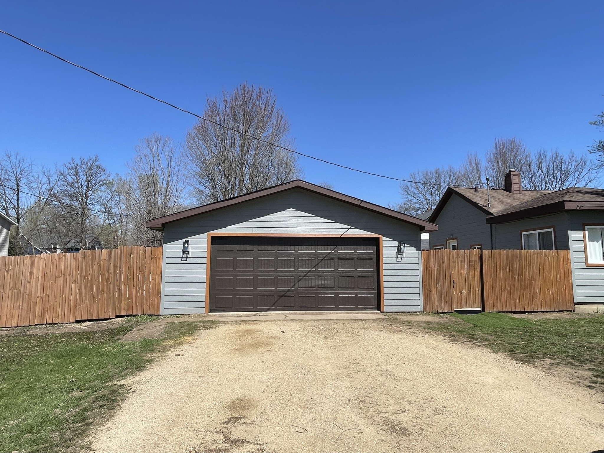 1819 9th Street E Property Photo 2